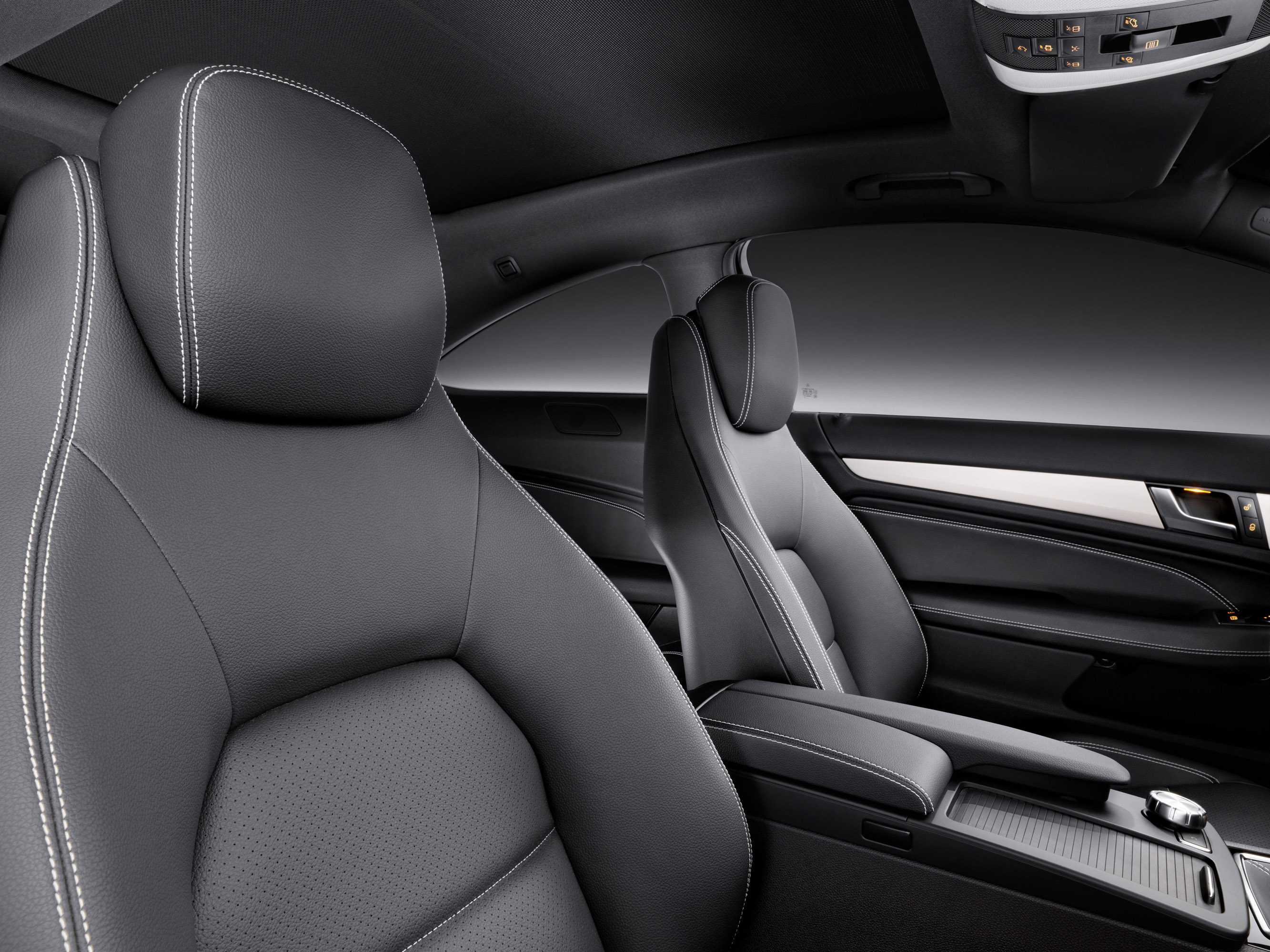 Mercedes-Benz C-Class Coupe photo #56