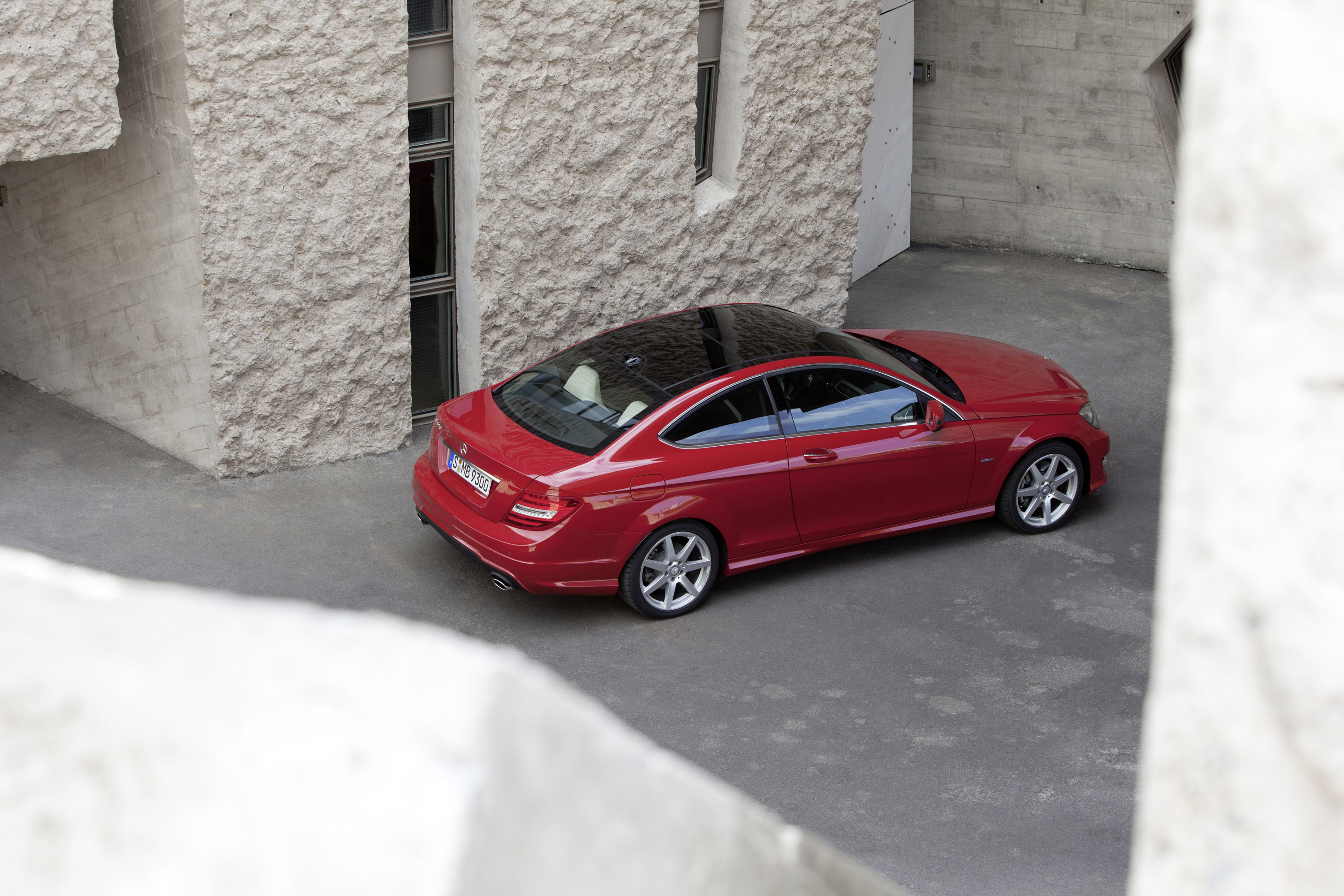 Mercedes-Benz C-Class Coupe photo #58