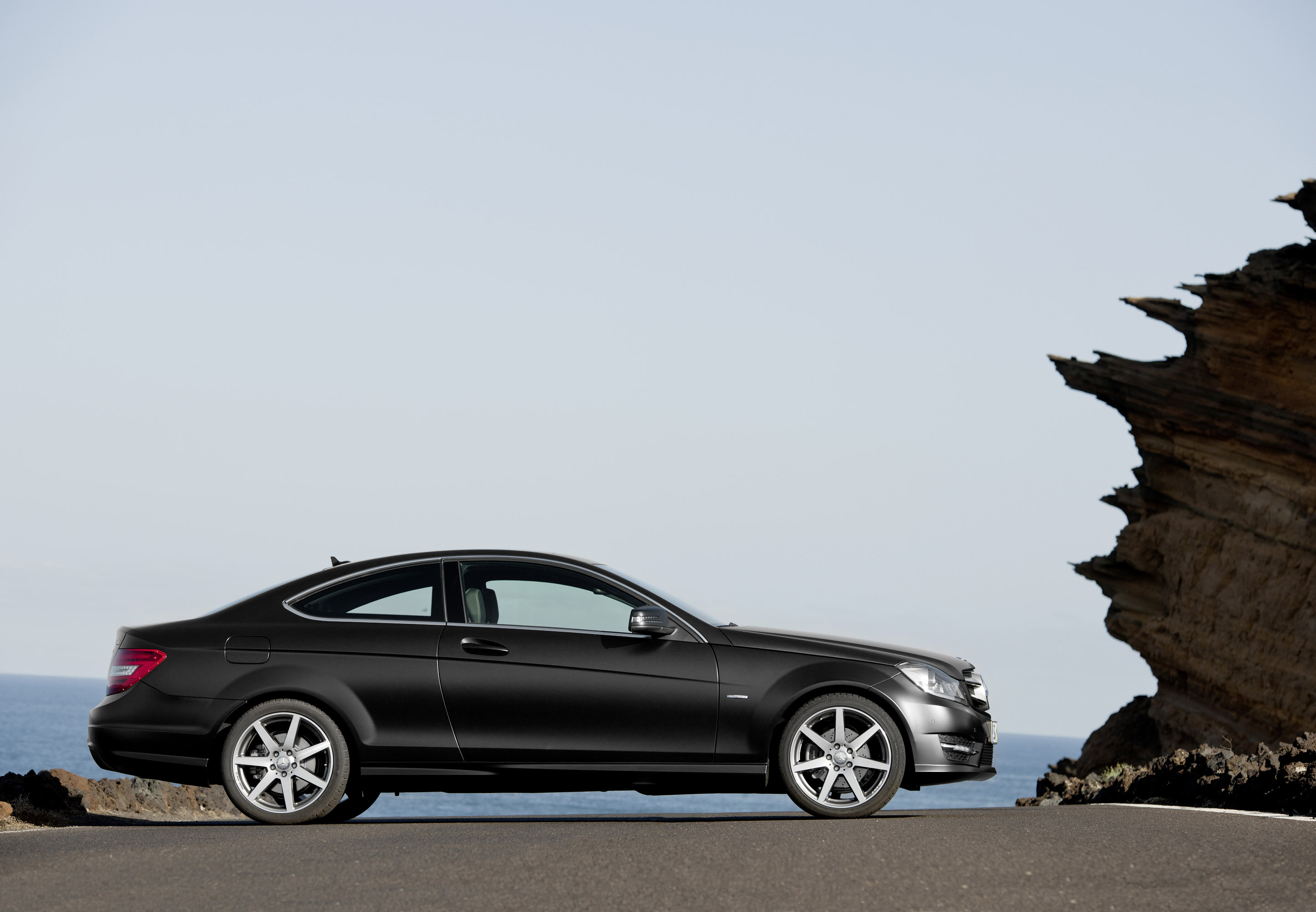 Mercedes-Benz C-Class Coupe photo #64
