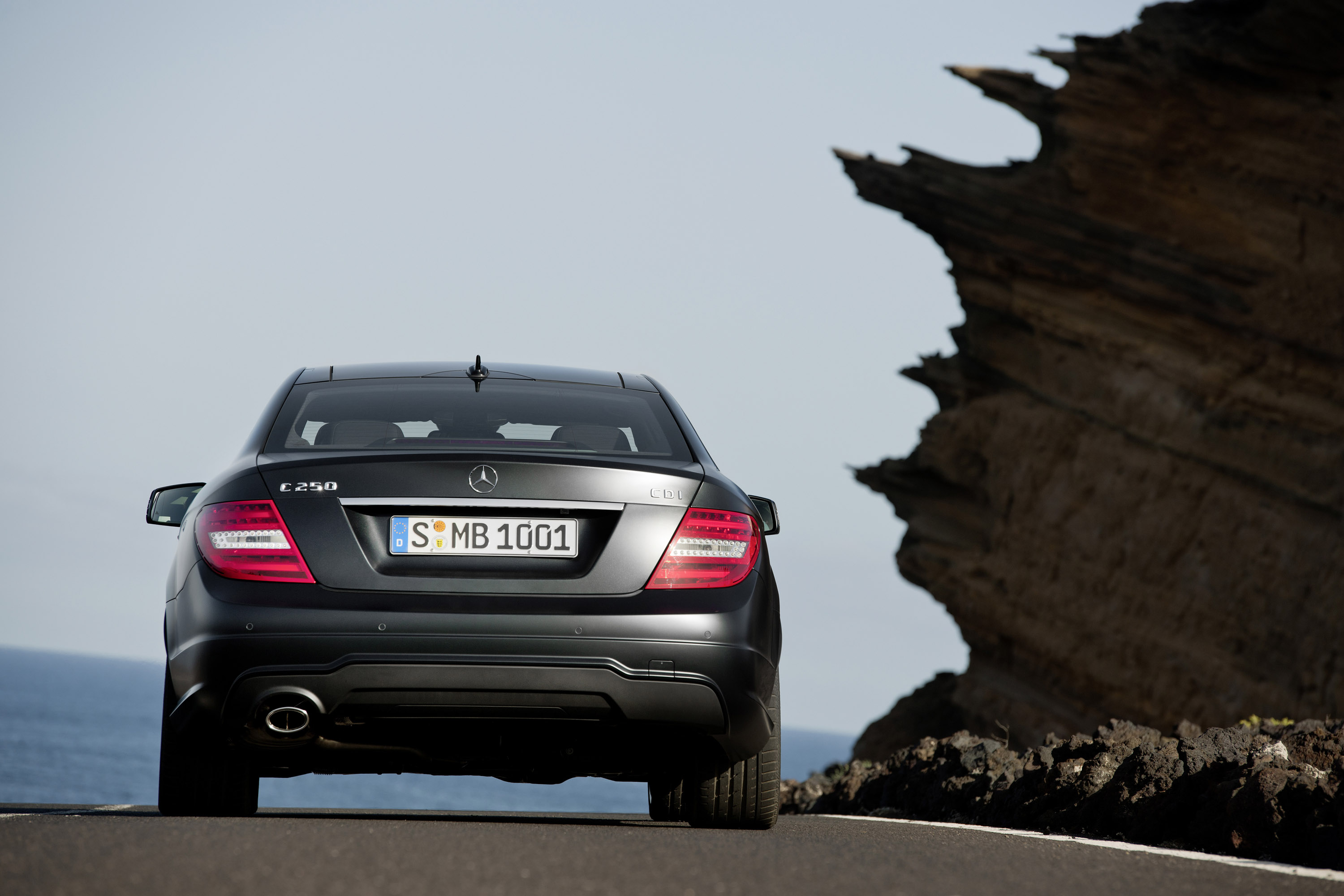 Mercedes-Benz C-Class Coupe photo #65