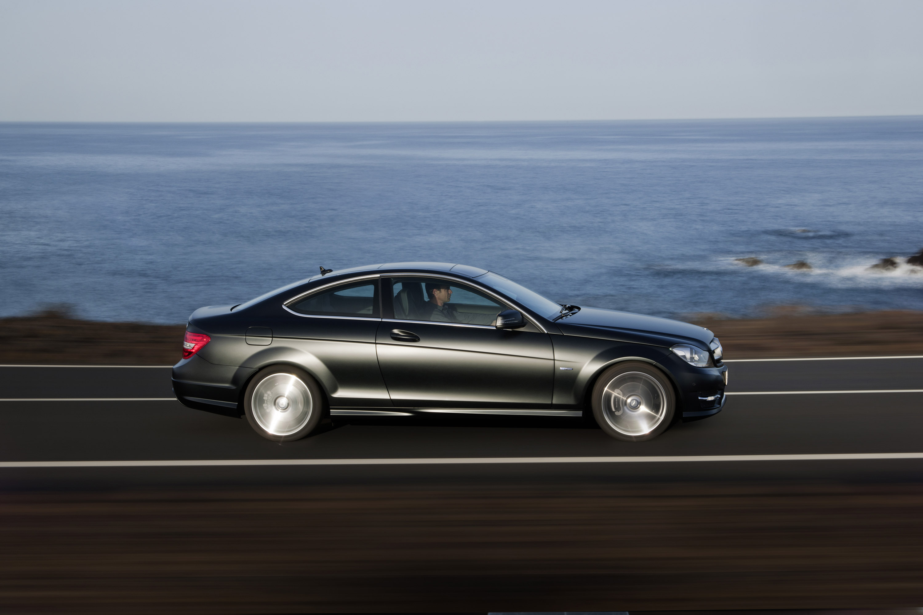 Mercedes-Benz C-Class Coupe photo #69