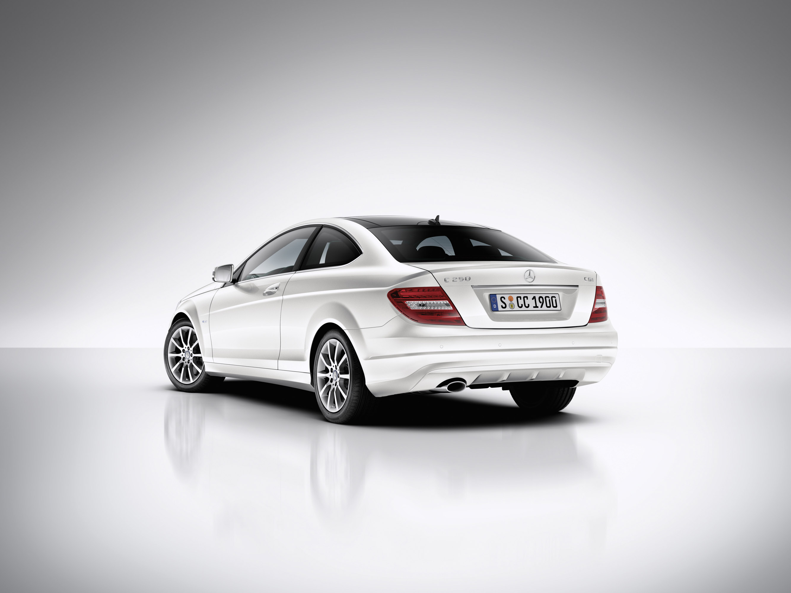 Mercedes-Benz C-Class Coupe photo #75