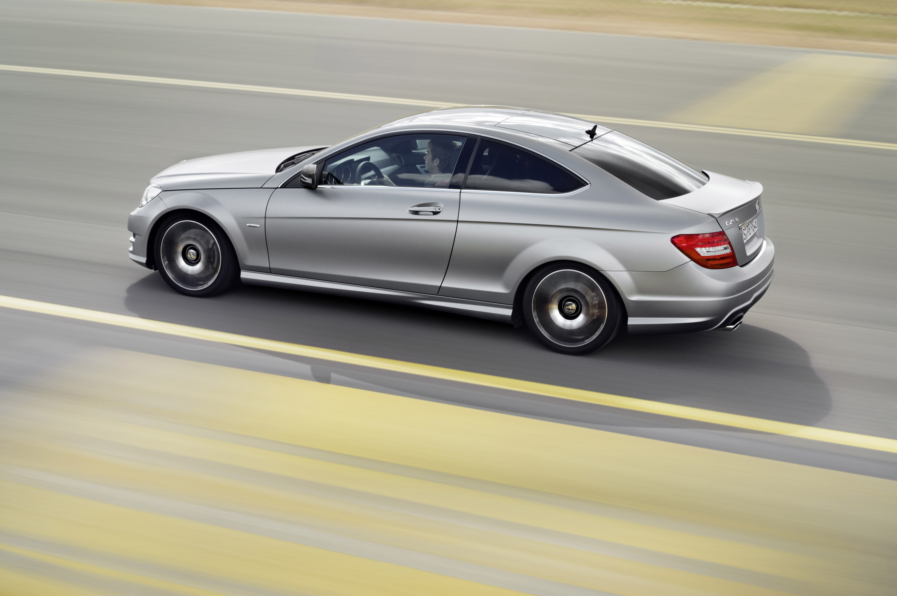Mercedes-Benz C-Class Coupe photo #83