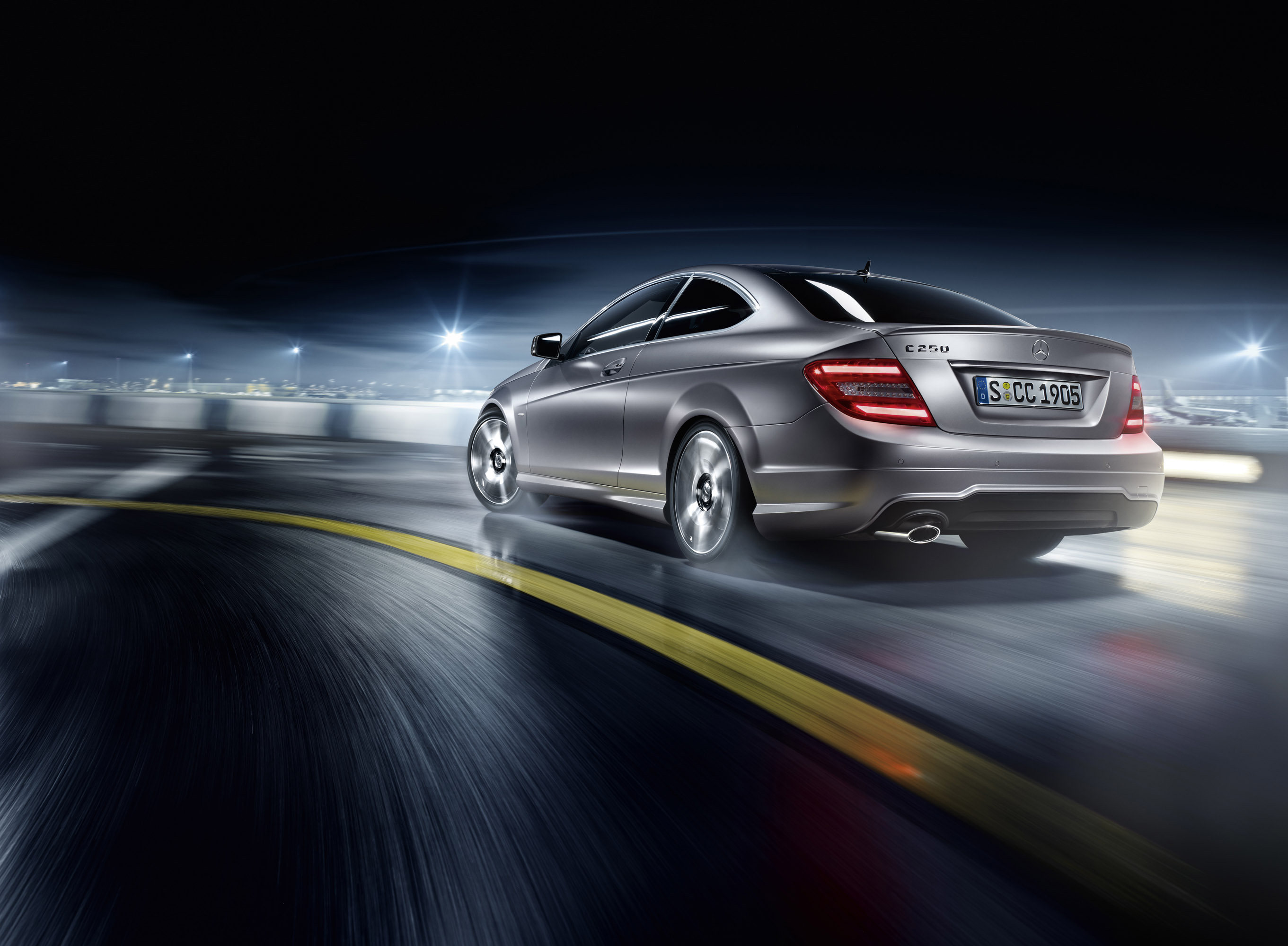 Mercedes-Benz C-Class Coupe photo #84