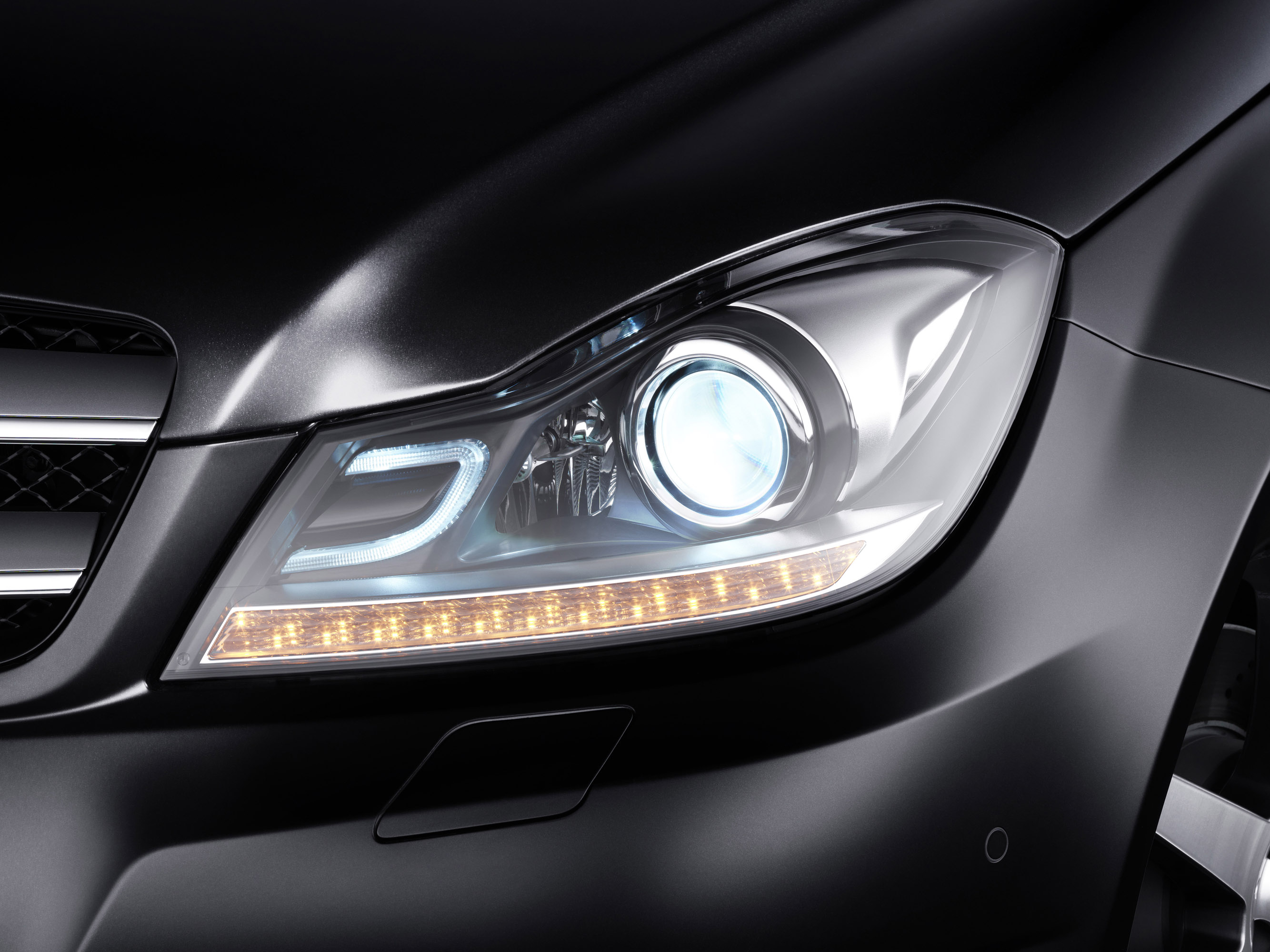 Mercedes-Benz C-Class Coupe photo #86