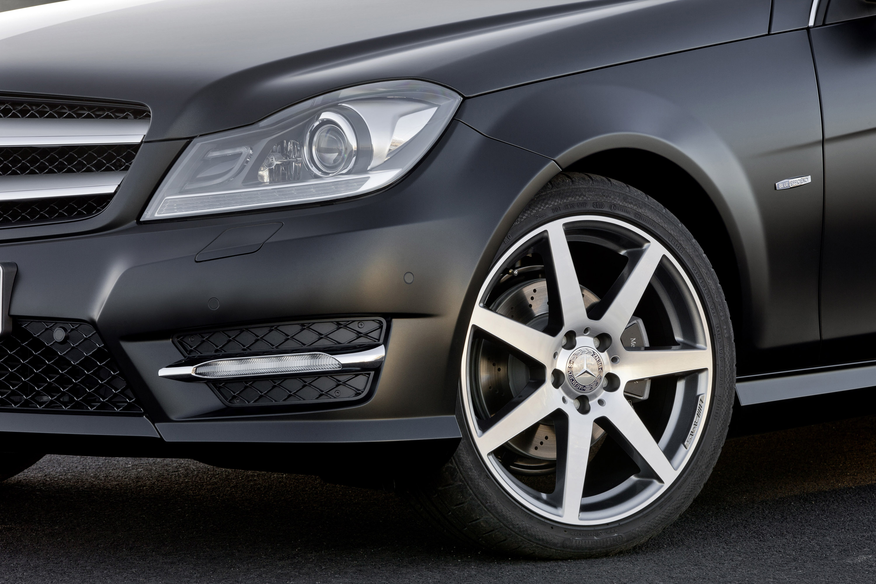 Mercedes-Benz C-Class Coupe photo #88