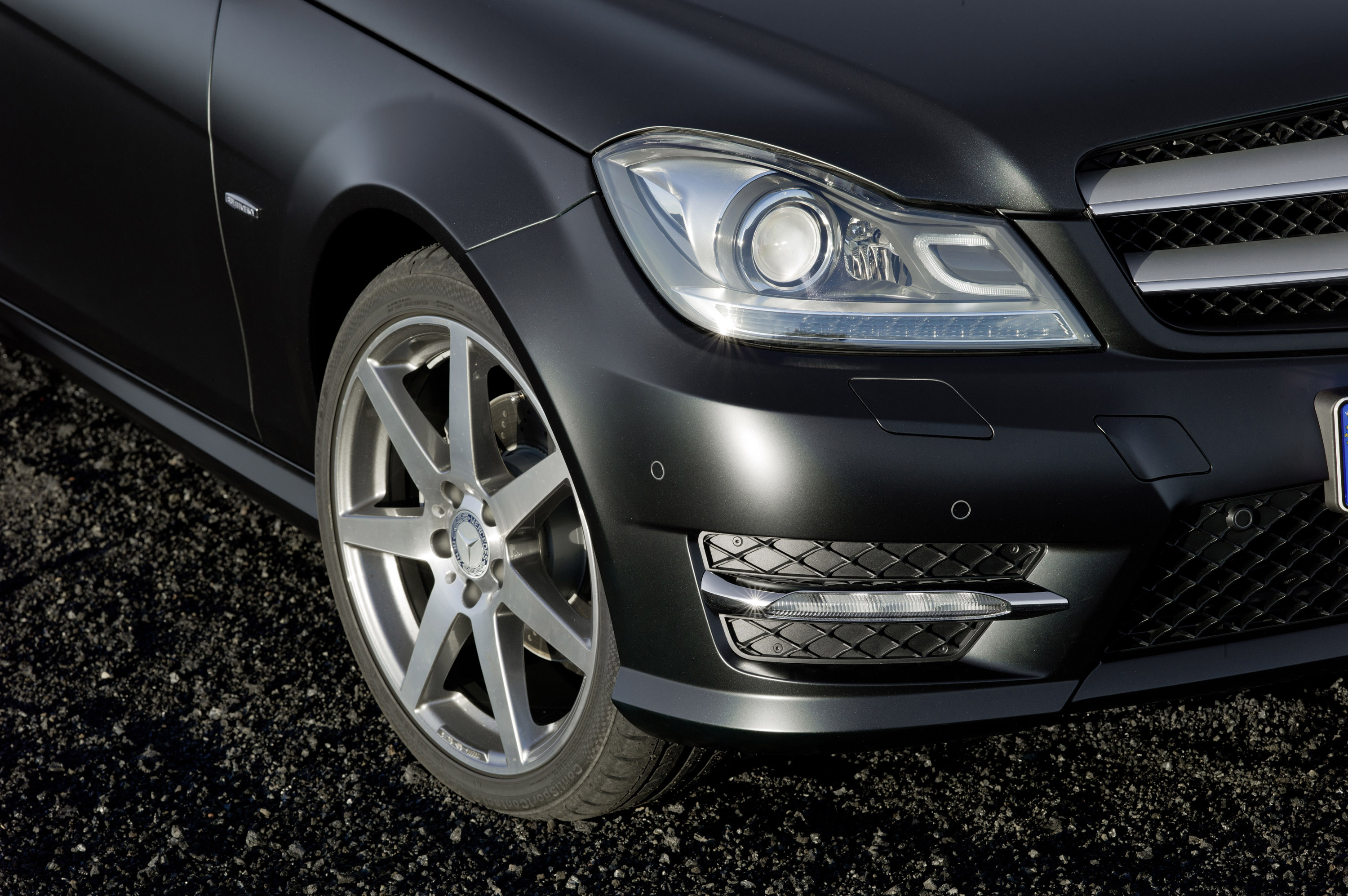 Mercedes-Benz C-Class Coupe photo #89