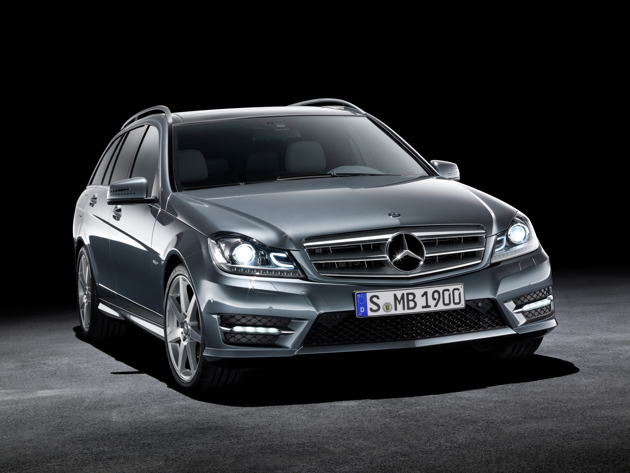 Mercedes-Benz C-Class Estate photo #2