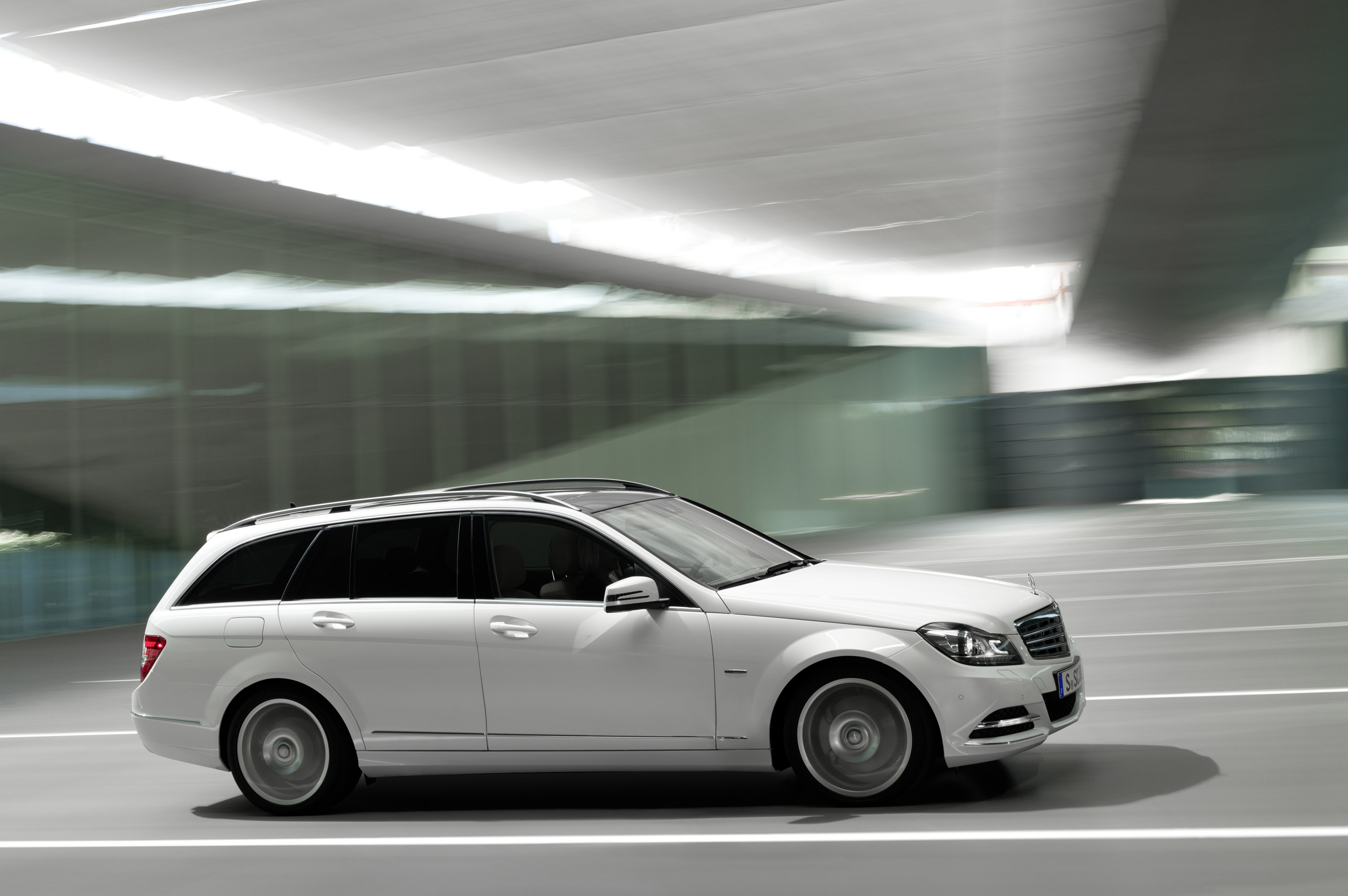 Mercedes-Benz C-Class Estate photo #15