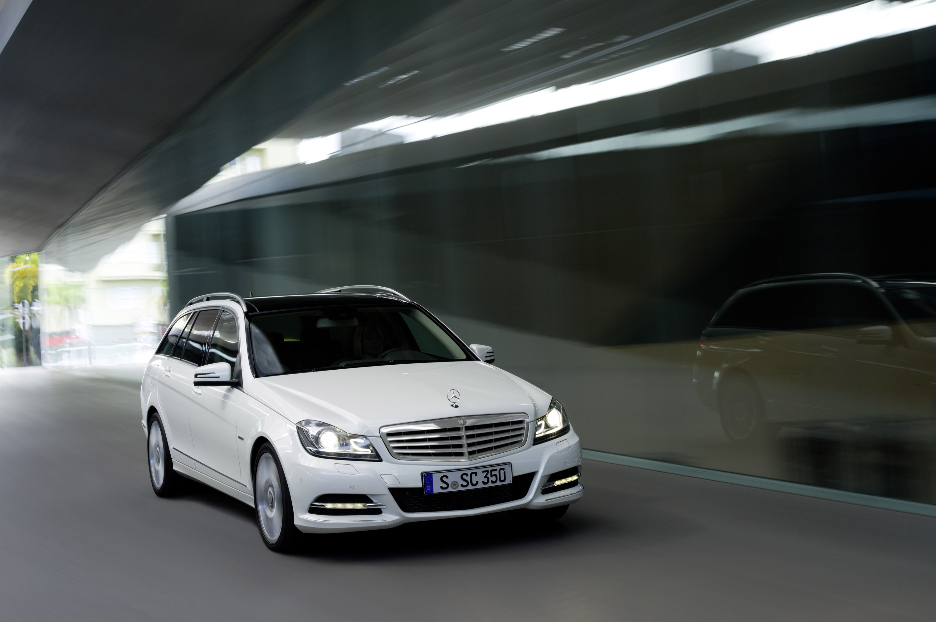 Mercedes-Benz C-Class Estate photo #16