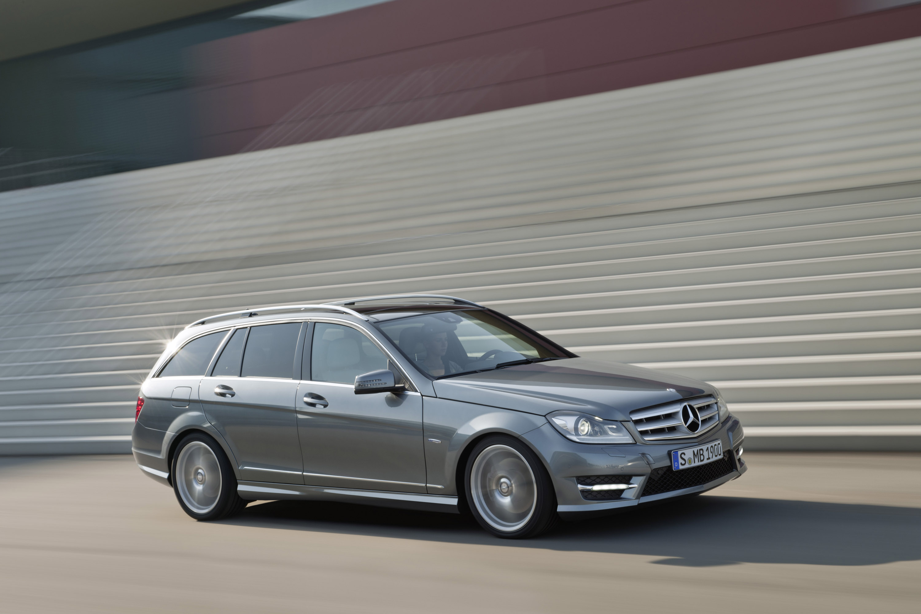 Mercedes-Benz C-Class Estate photo #24