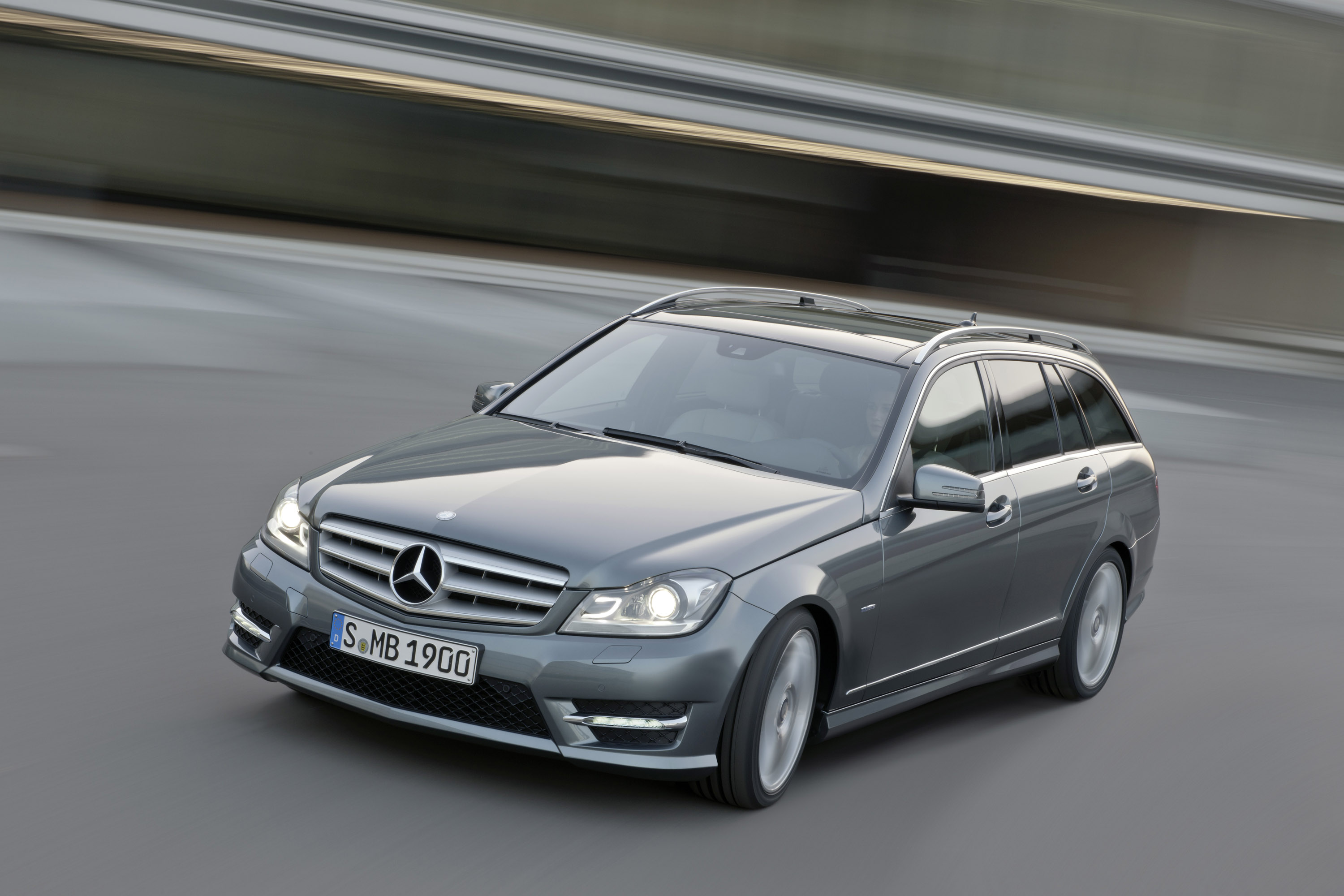 Mercedes-Benz C-Class Estate photo #25
