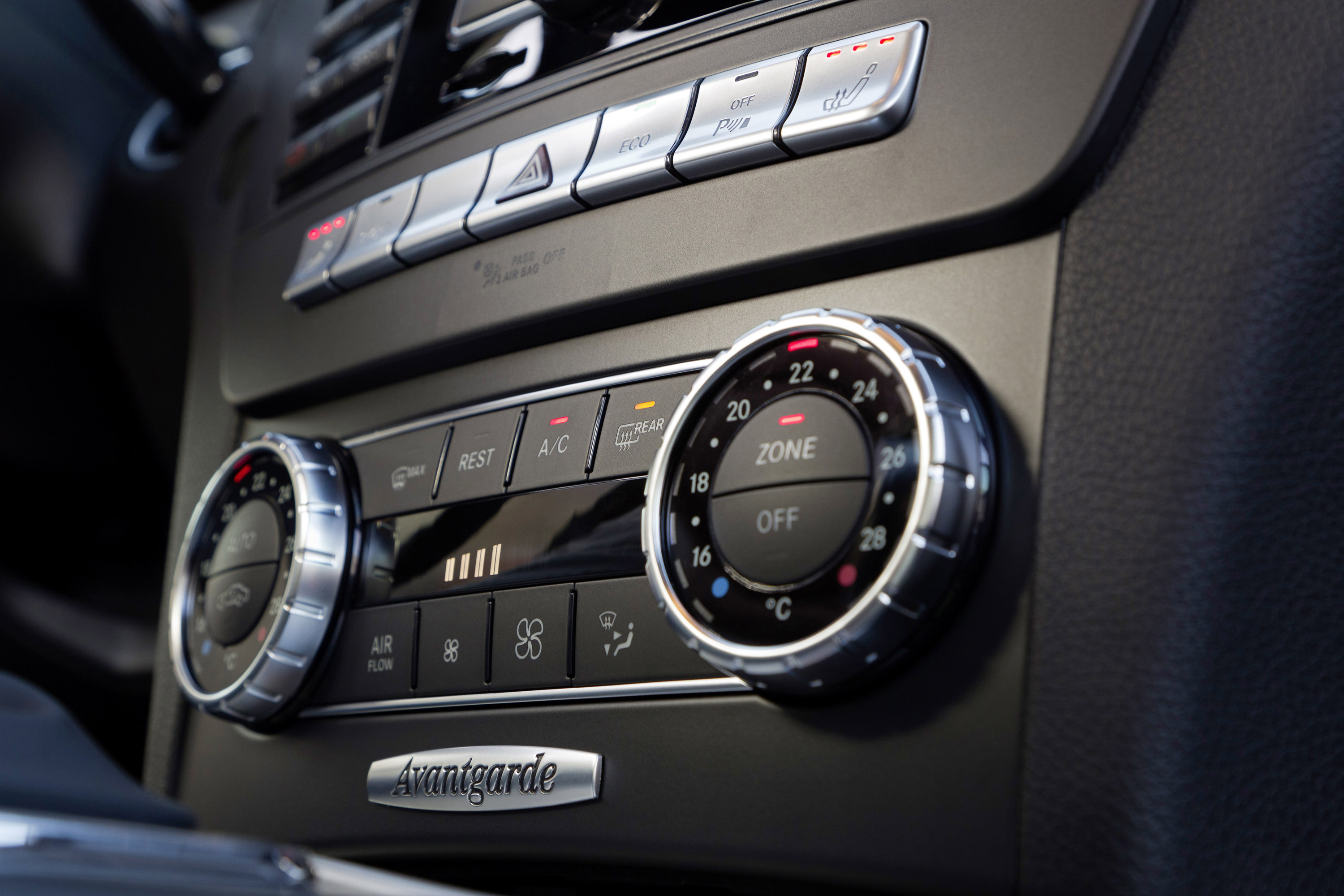 Mercedes-Benz C-Class Estate photo #32