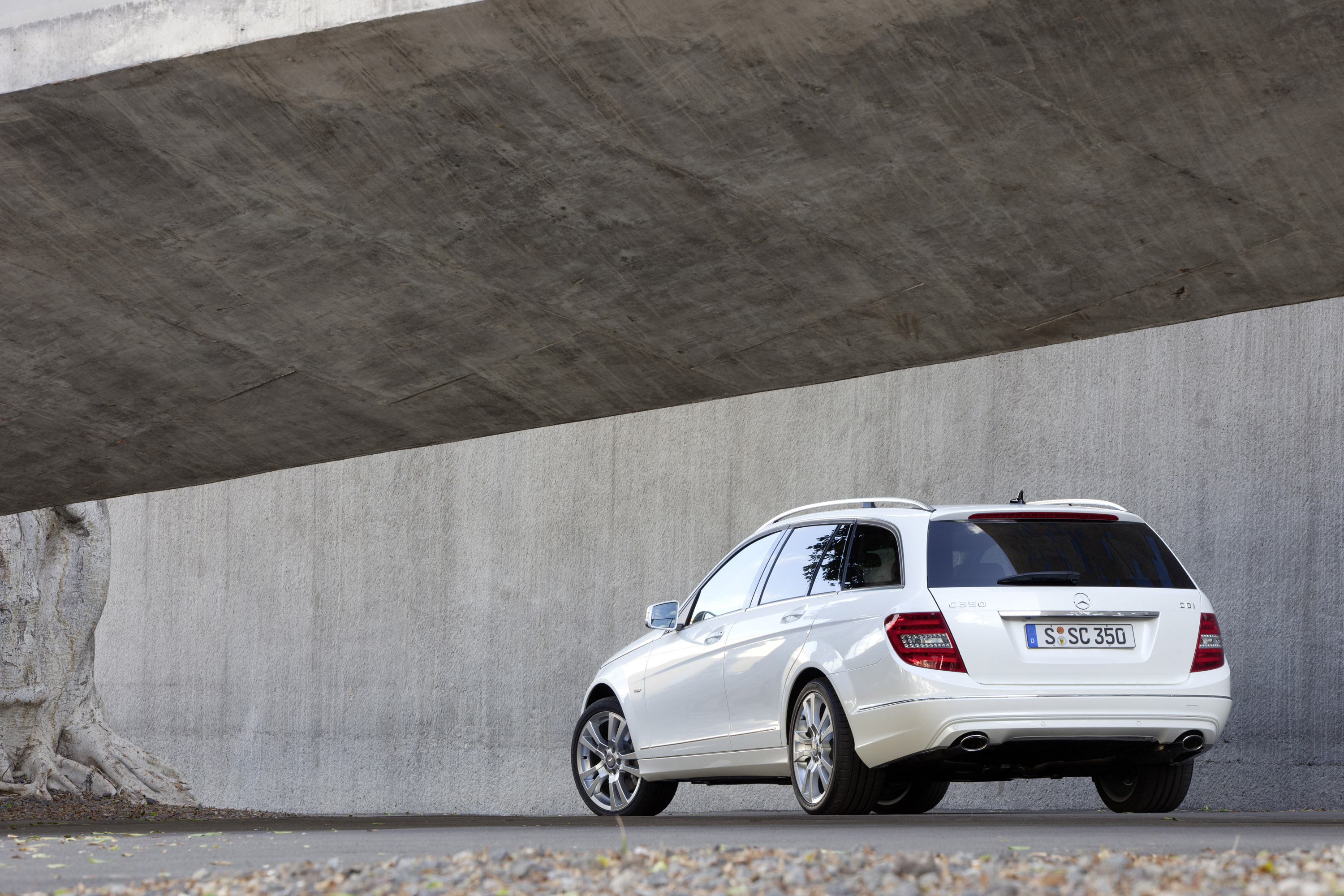 Mercedes-Benz C-Class Estate photo #40