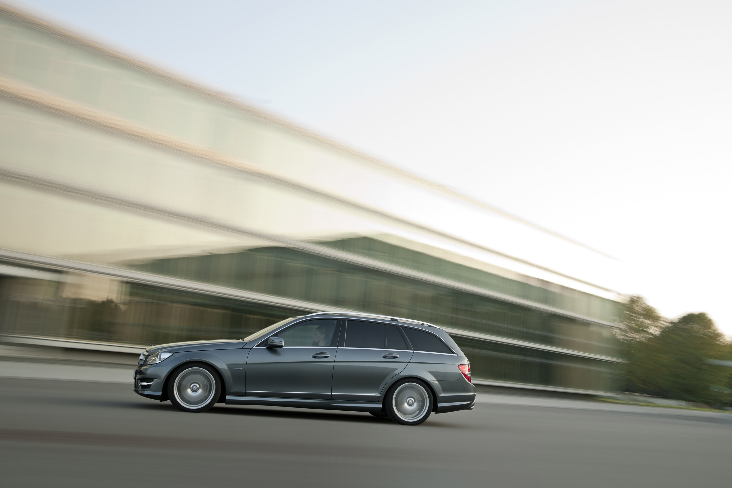 Mercedes-Benz C-Class Estate photo #48