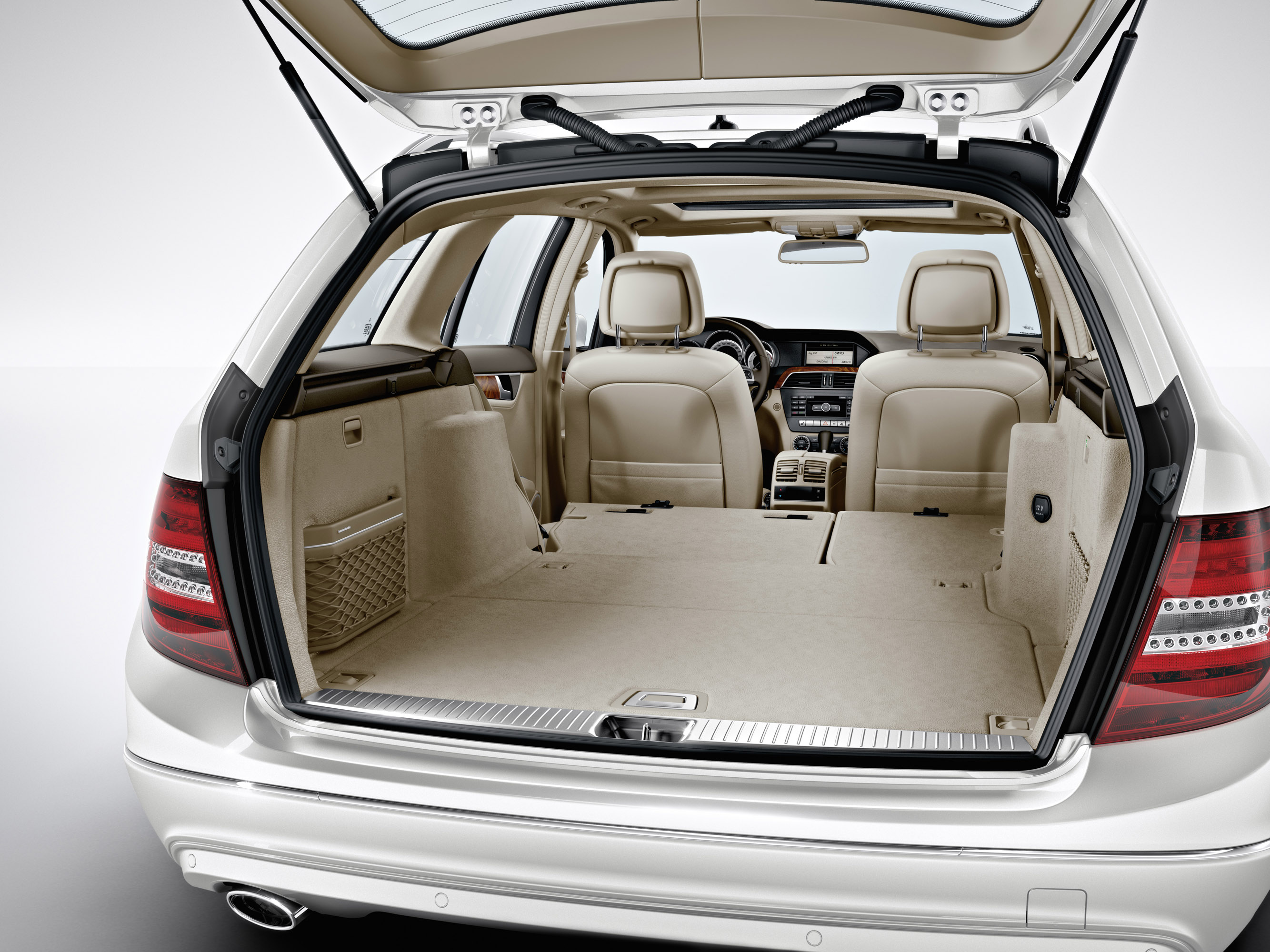 Mercedes-Benz C-Class Estate photo #71