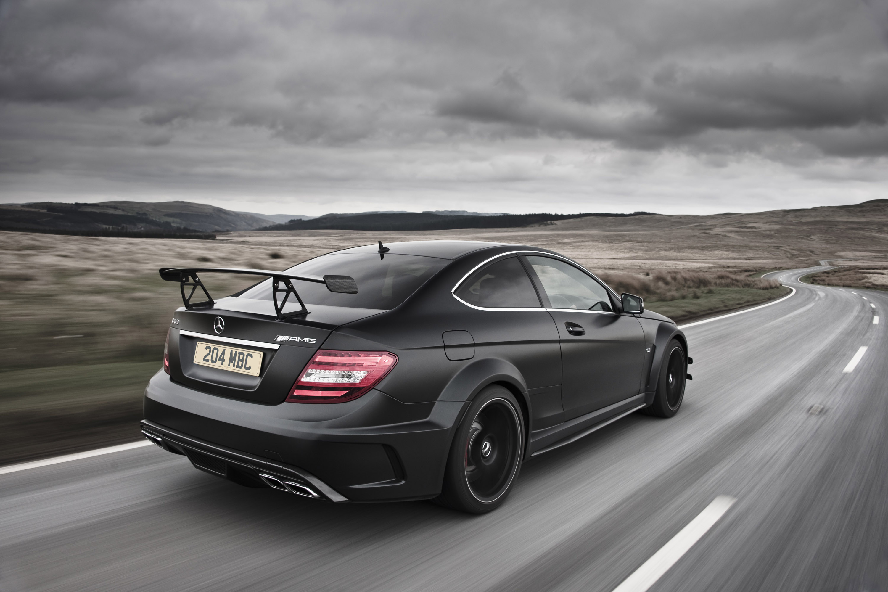 Черное купе песня. Mercedes c63 AMG. Mercedes c63 AMG Black. Mercedes c63 2013 Black. Мерседес c63 AMG 2021.