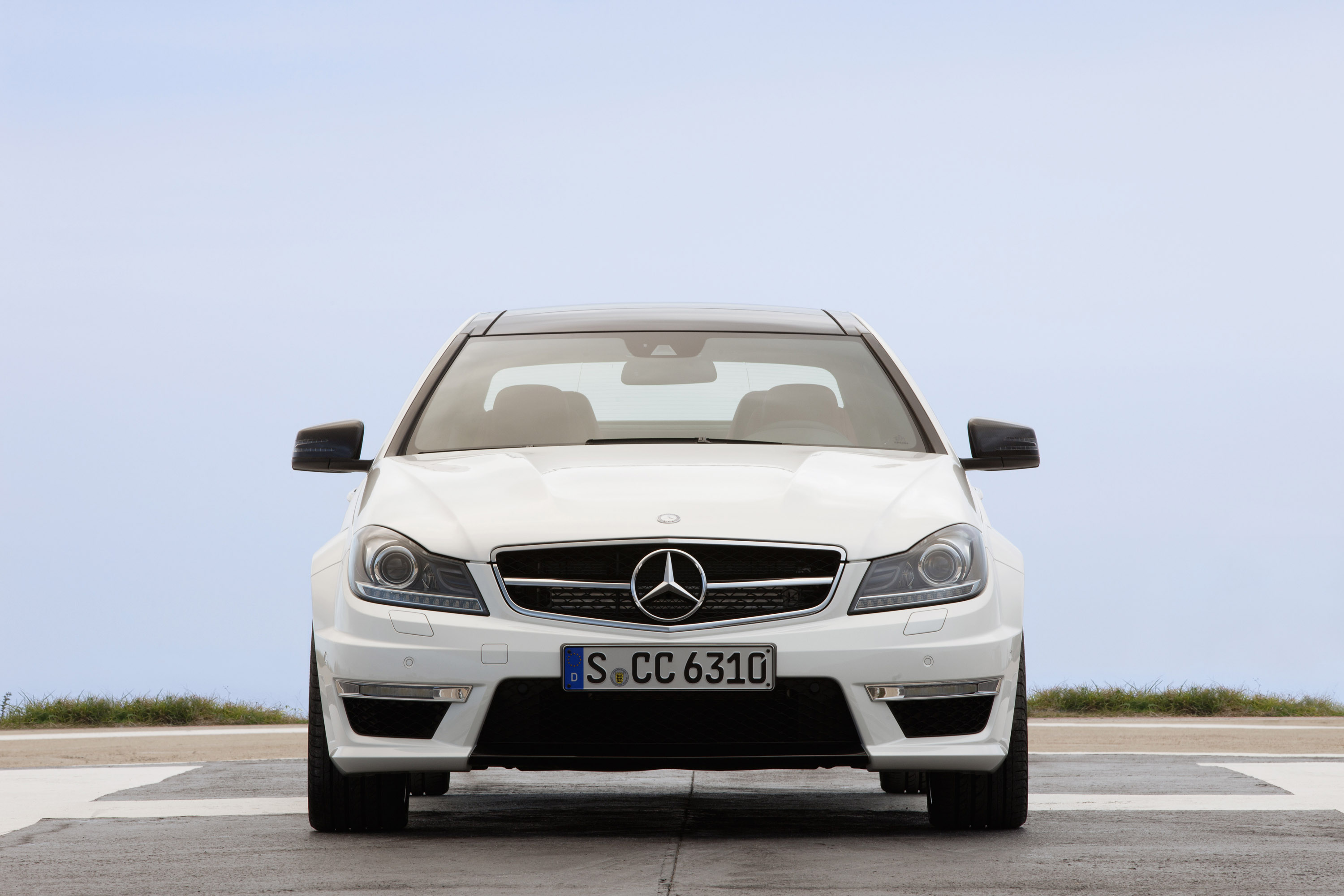 Mercedes-Benz C63 AMG Coupe photo #19