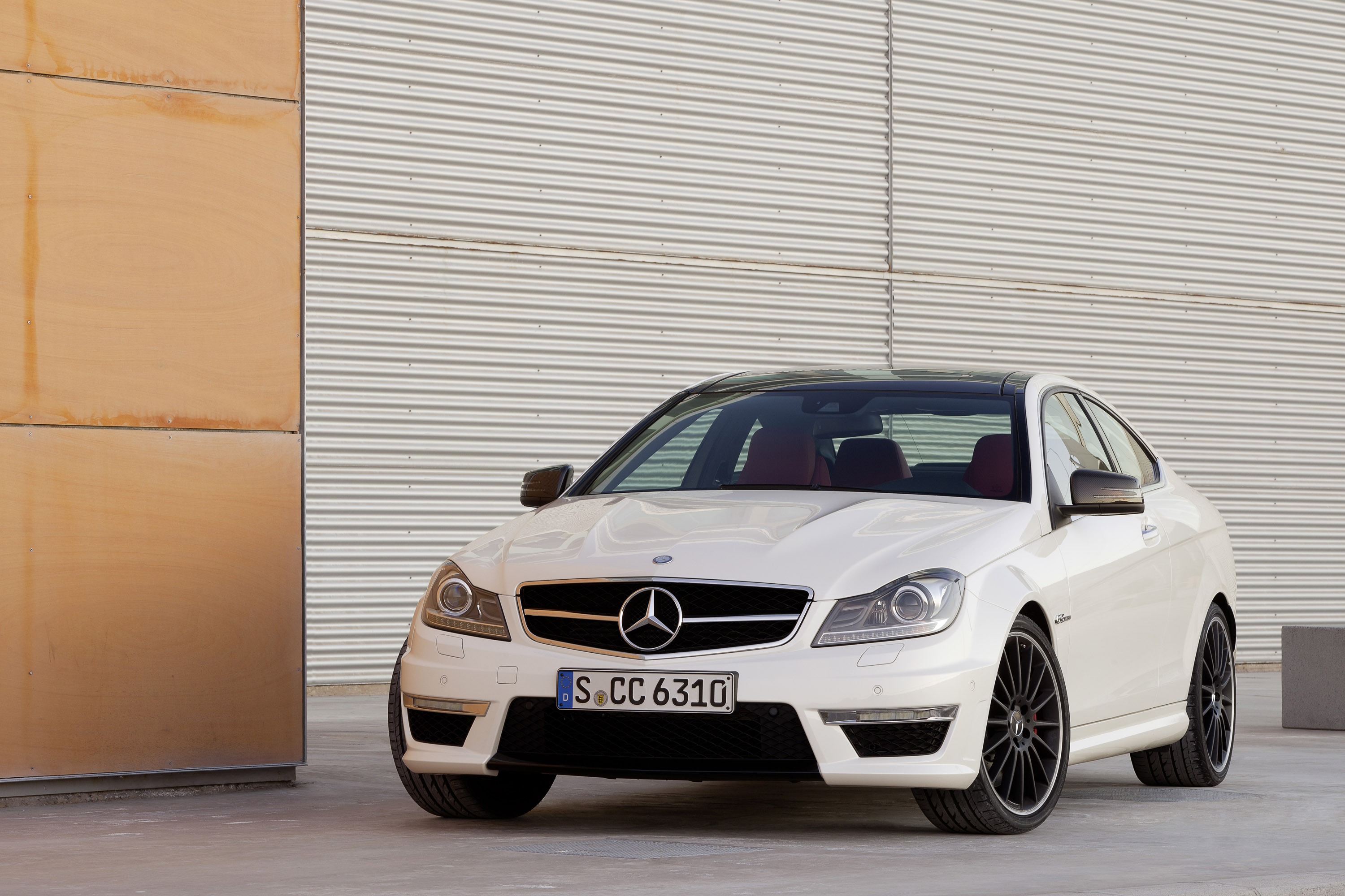 Mercedes-Benz C63 AMG Coupe photo #21