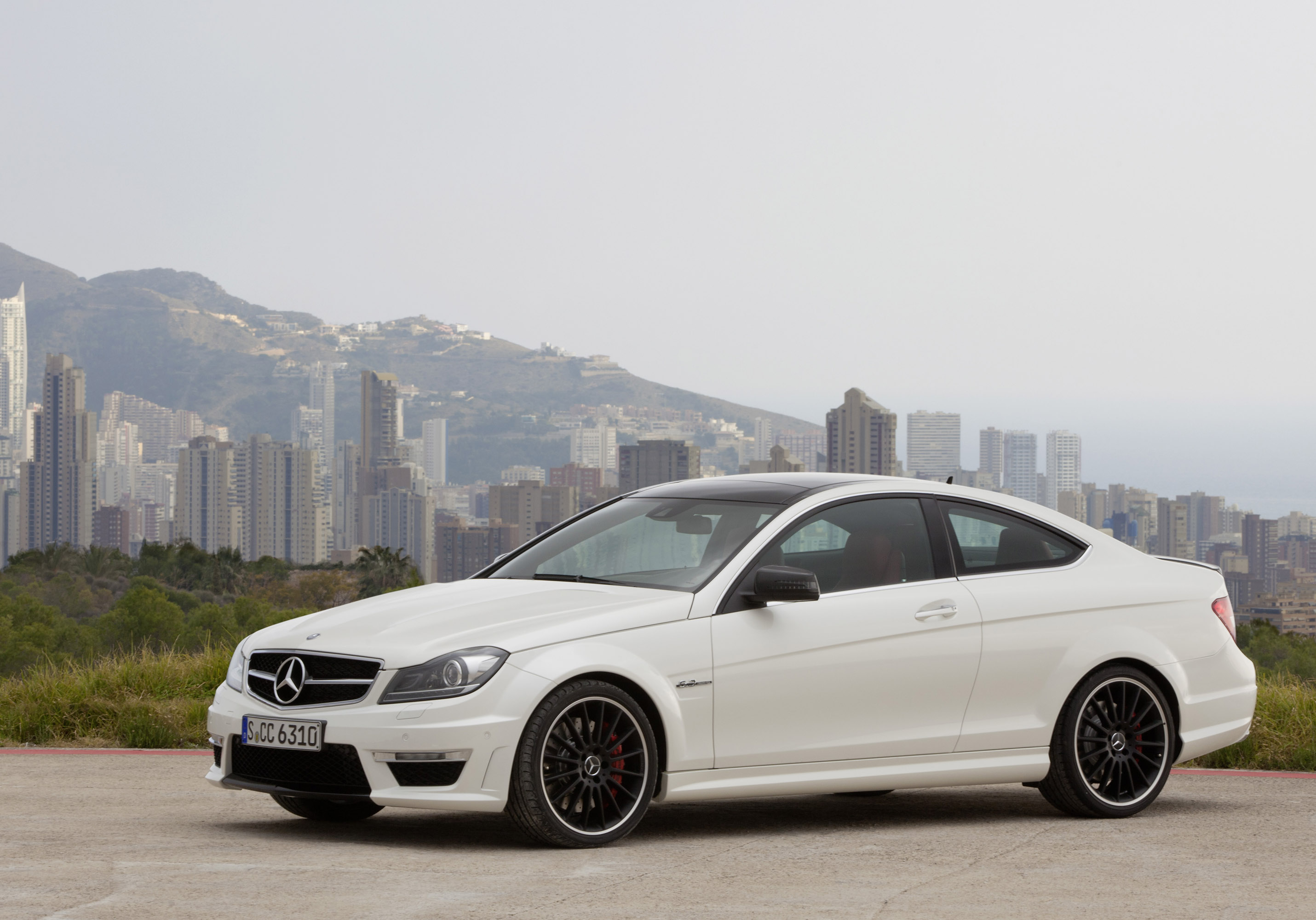 Mercedes-Benz C63 AMG Coupe photo #26