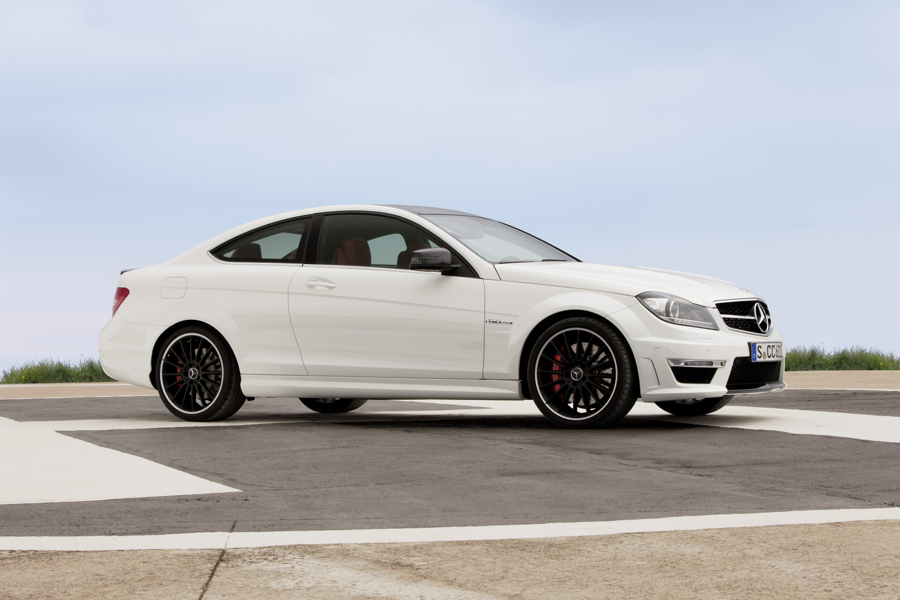 Mercedes-Benz C63 AMG Coupe photo #27