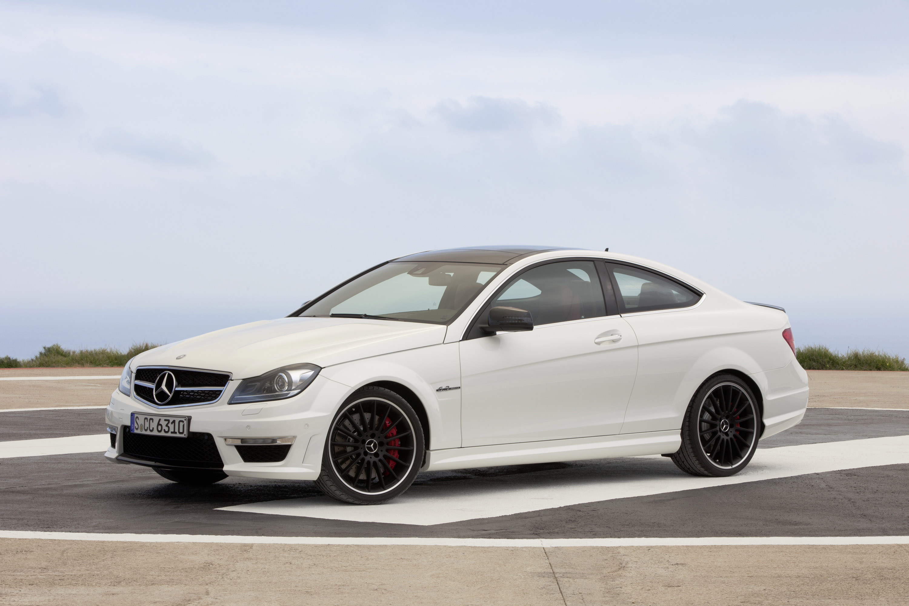 Mercedes-Benz C63 AMG Coupe photo #28
