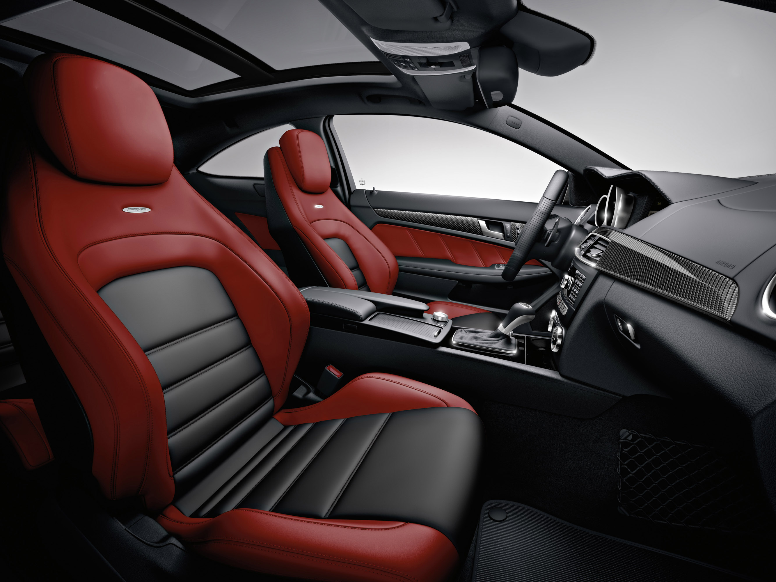 Mercedes-Benz C63 AMG Coupe photo #33