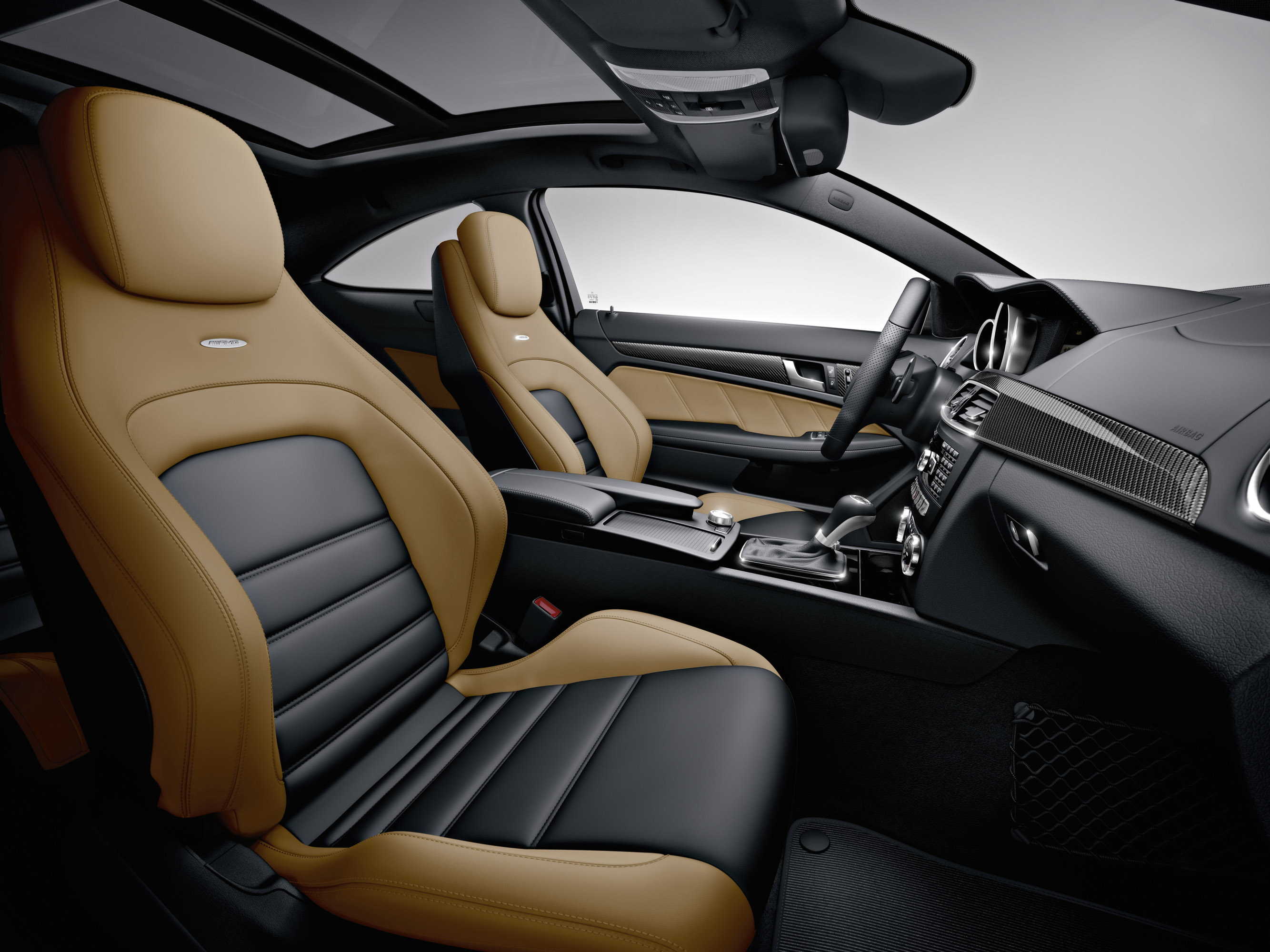 Mercedes-Benz C63 AMG Coupe photo #34