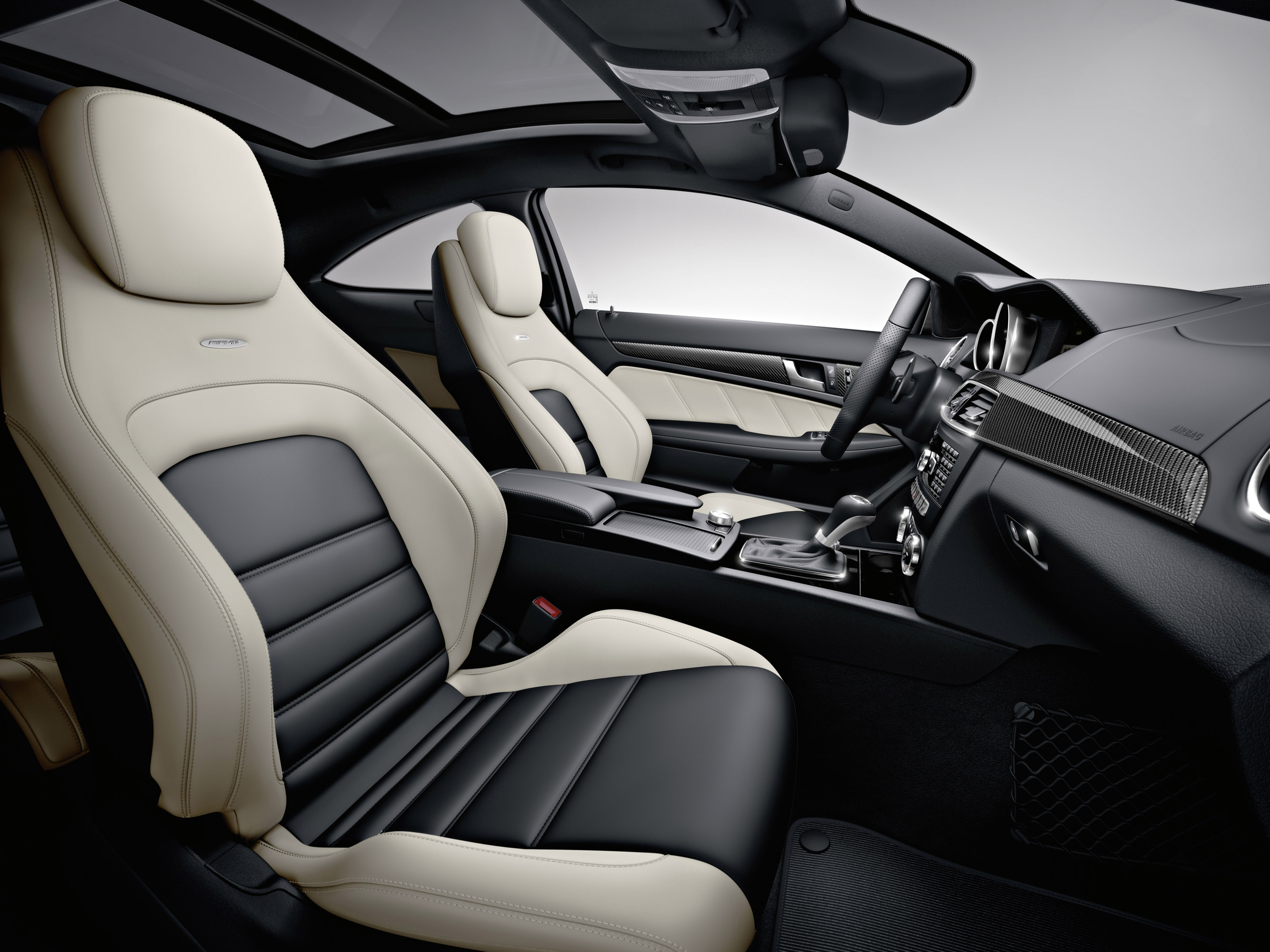 Mercedes-Benz C63 AMG Coupe photo #35