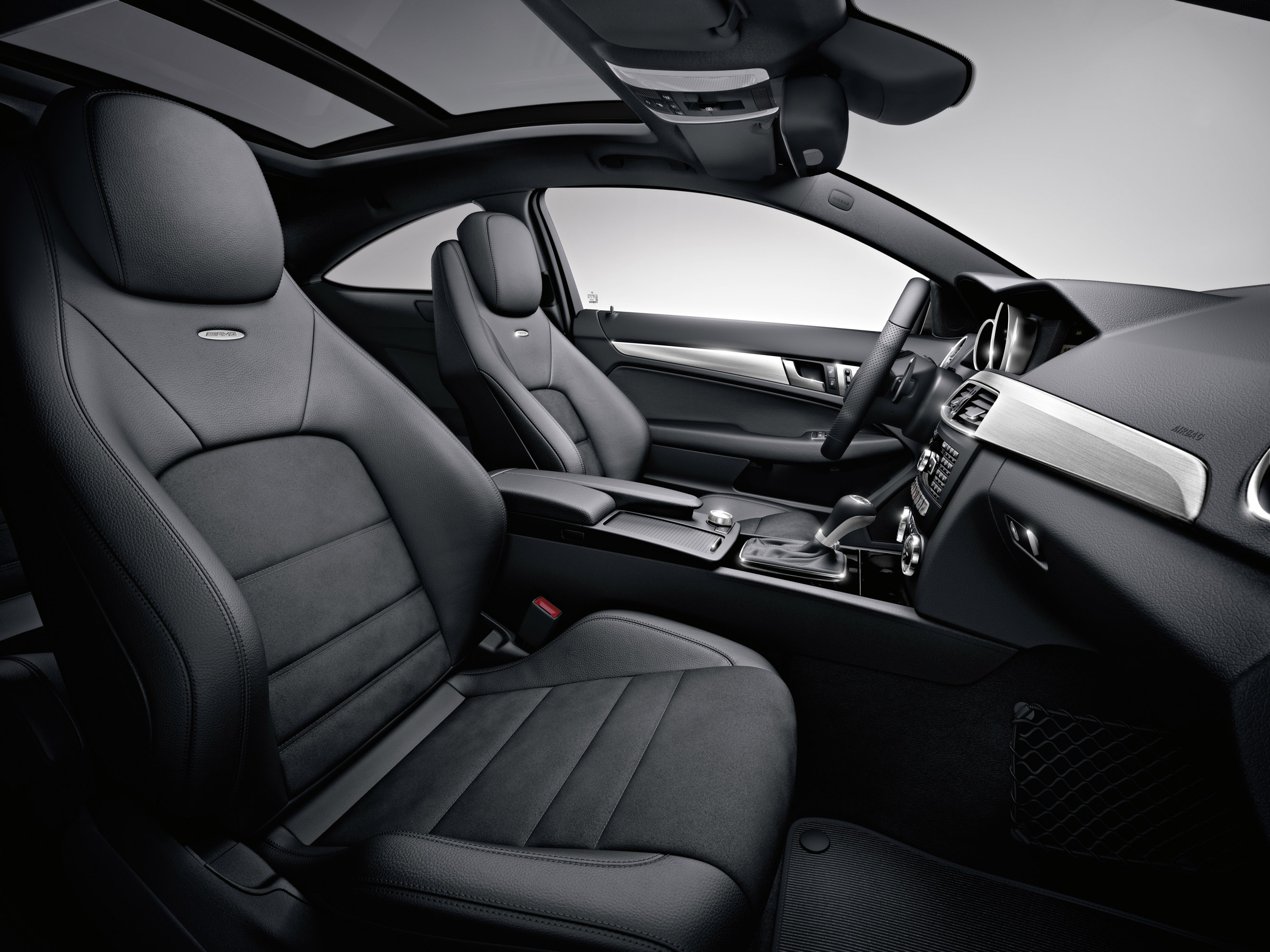 Mercedes-Benz C63 AMG Coupe photo #36