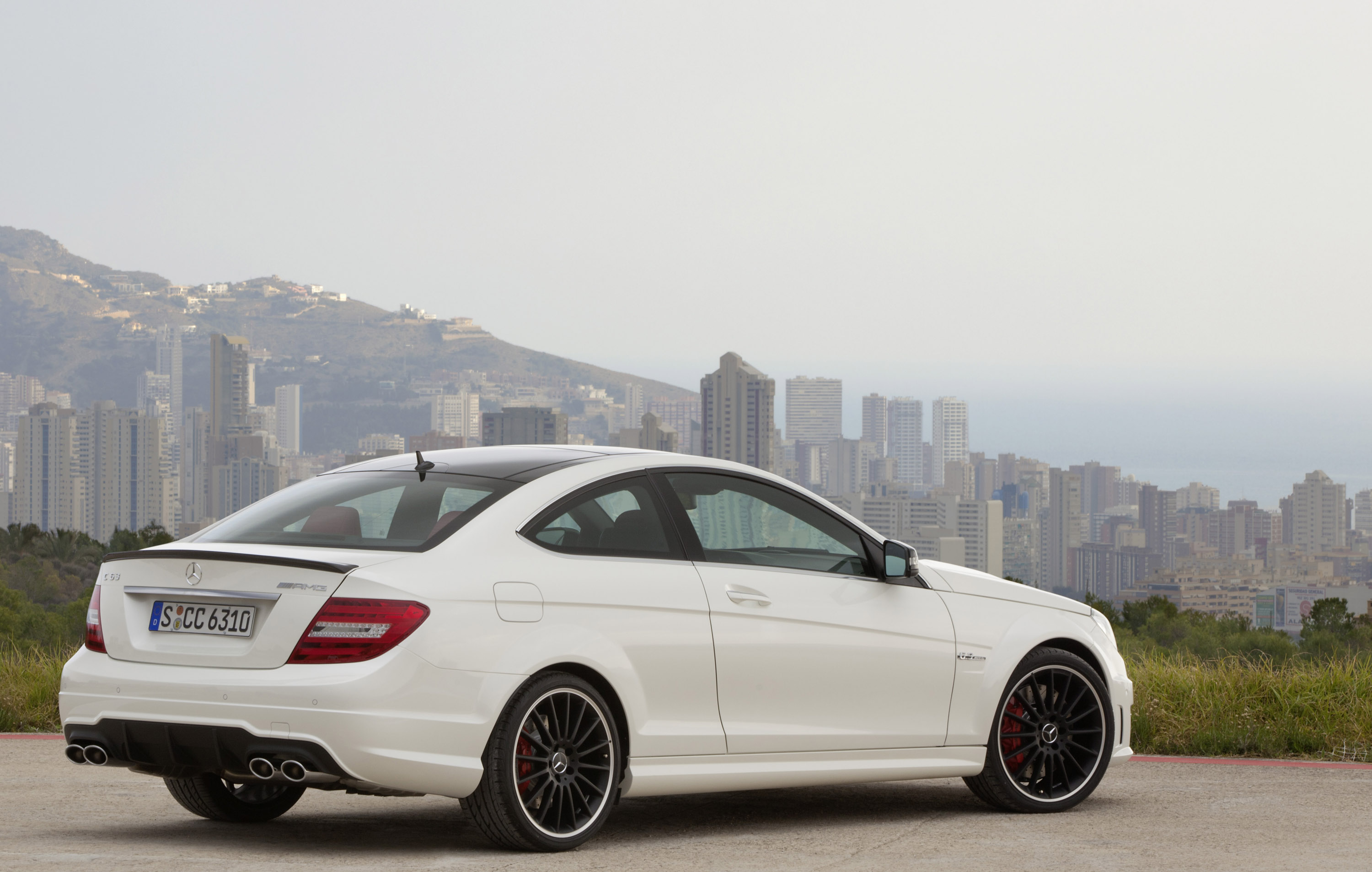 Mercedes-Benz C63 AMG Coupe photo #55