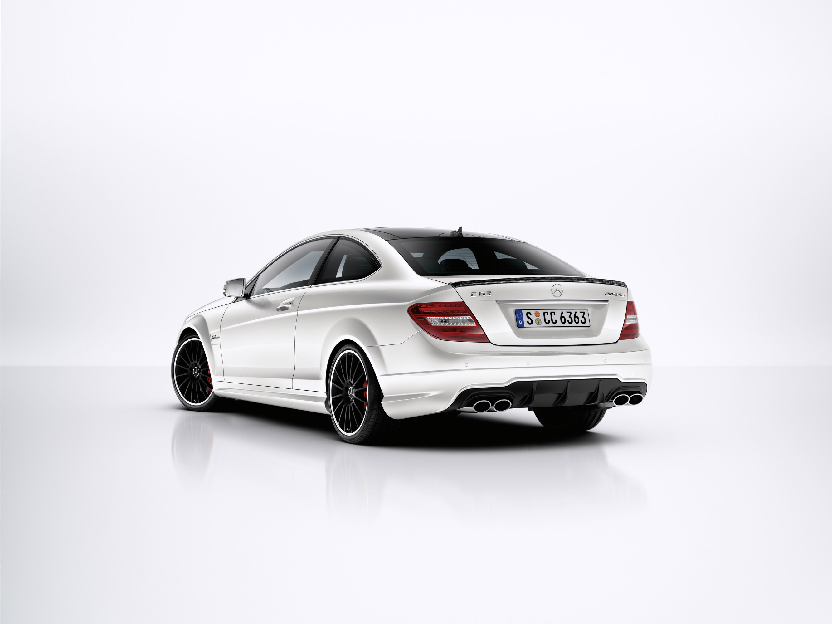 Mercedes-Benz C63 AMG Coupe photo #65