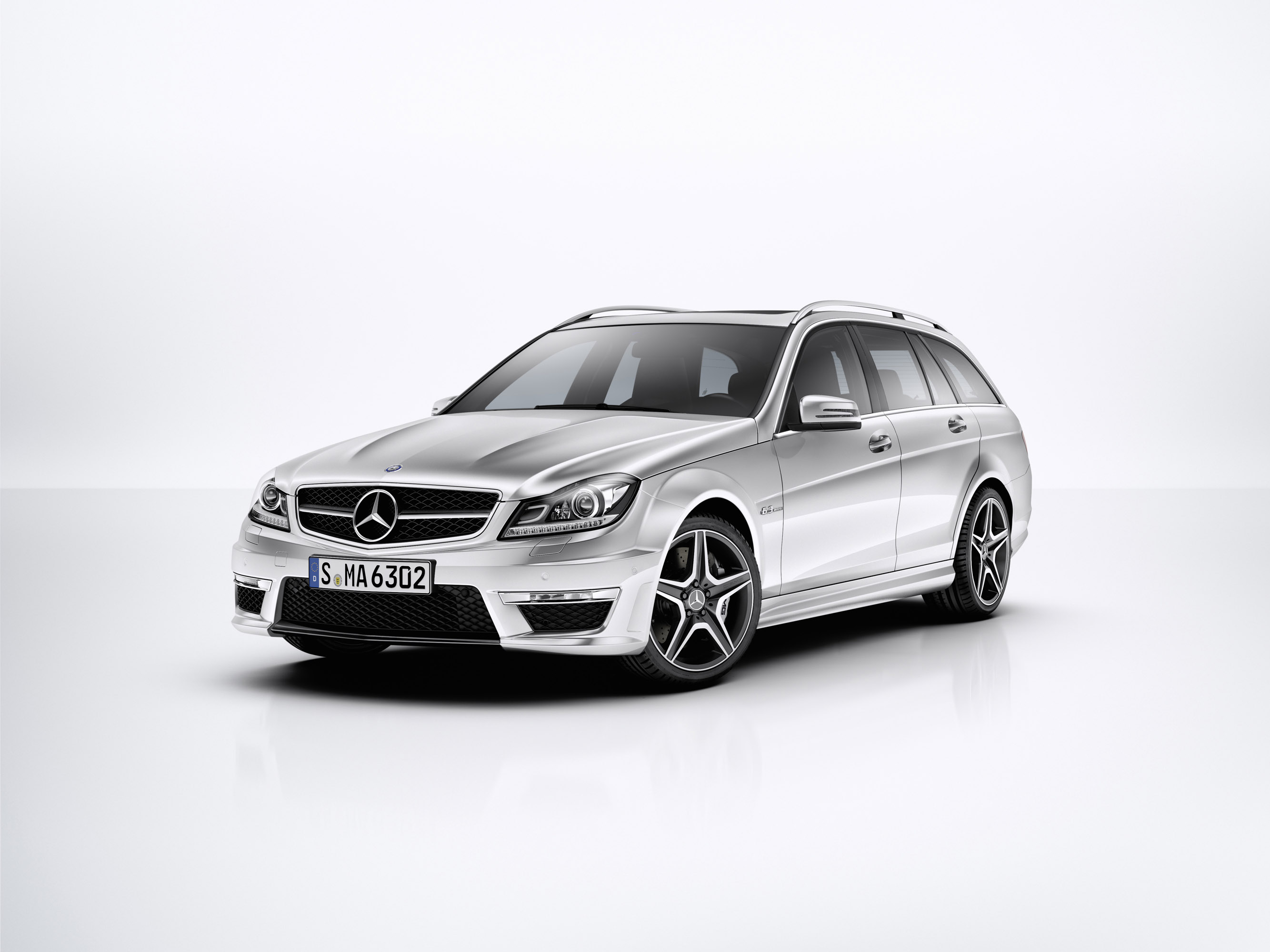 Mercedes-Benz C63 AMG Estate photo #1