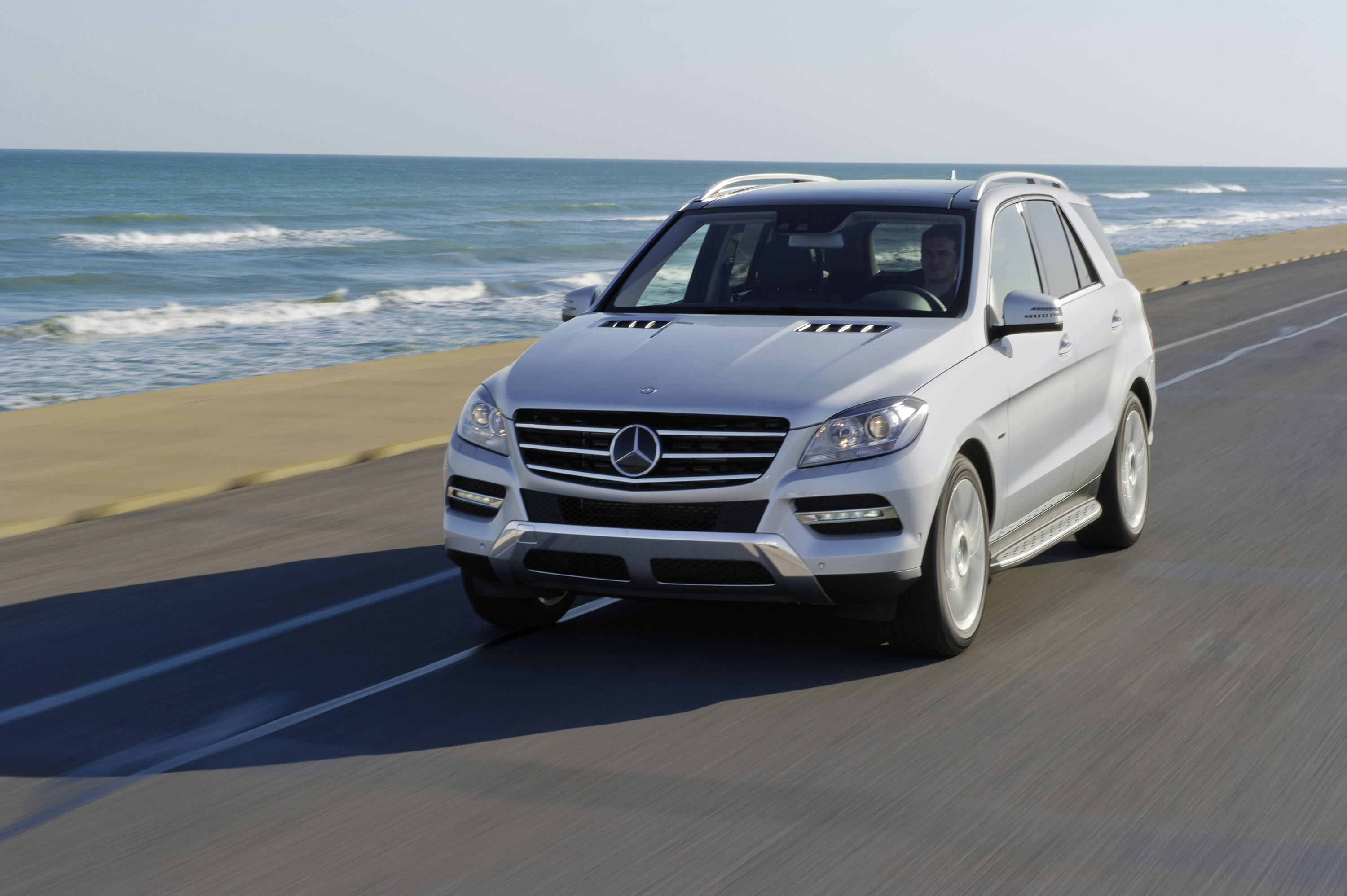 Mercedes-Benz M-Class photo #16