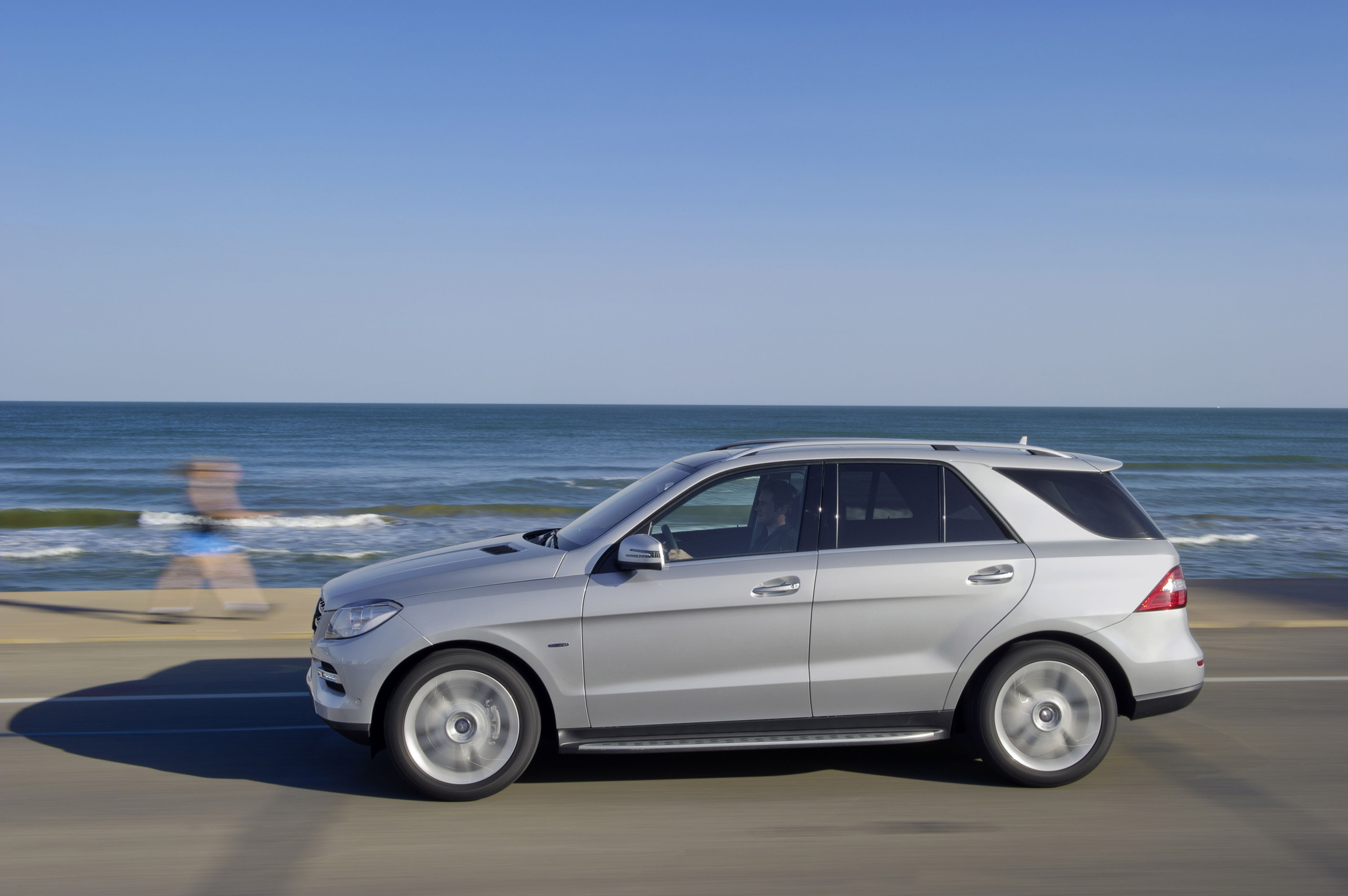 Mercedes-Benz M-Class photo #17