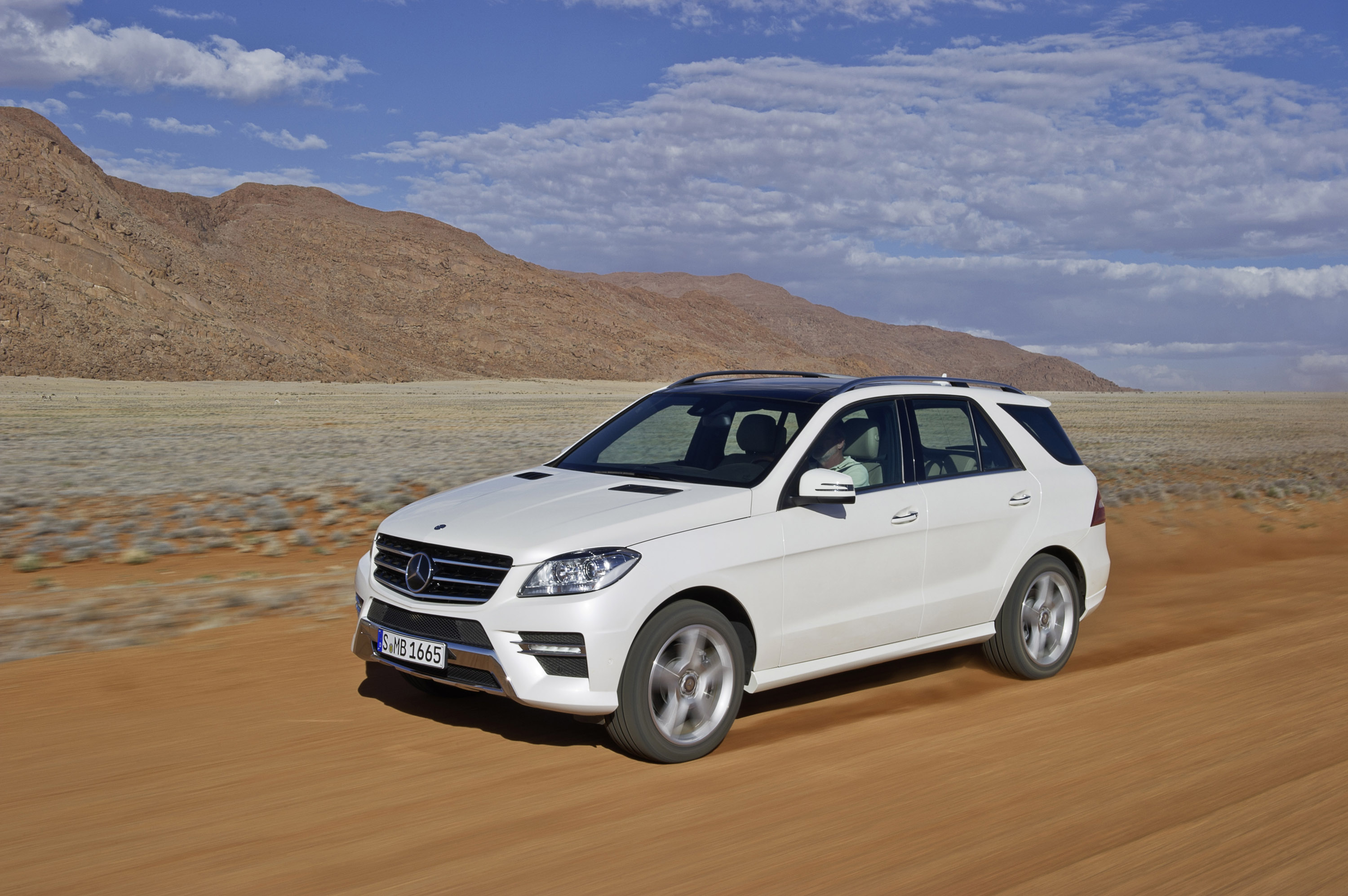 Mercedes-Benz M-Class photo #23