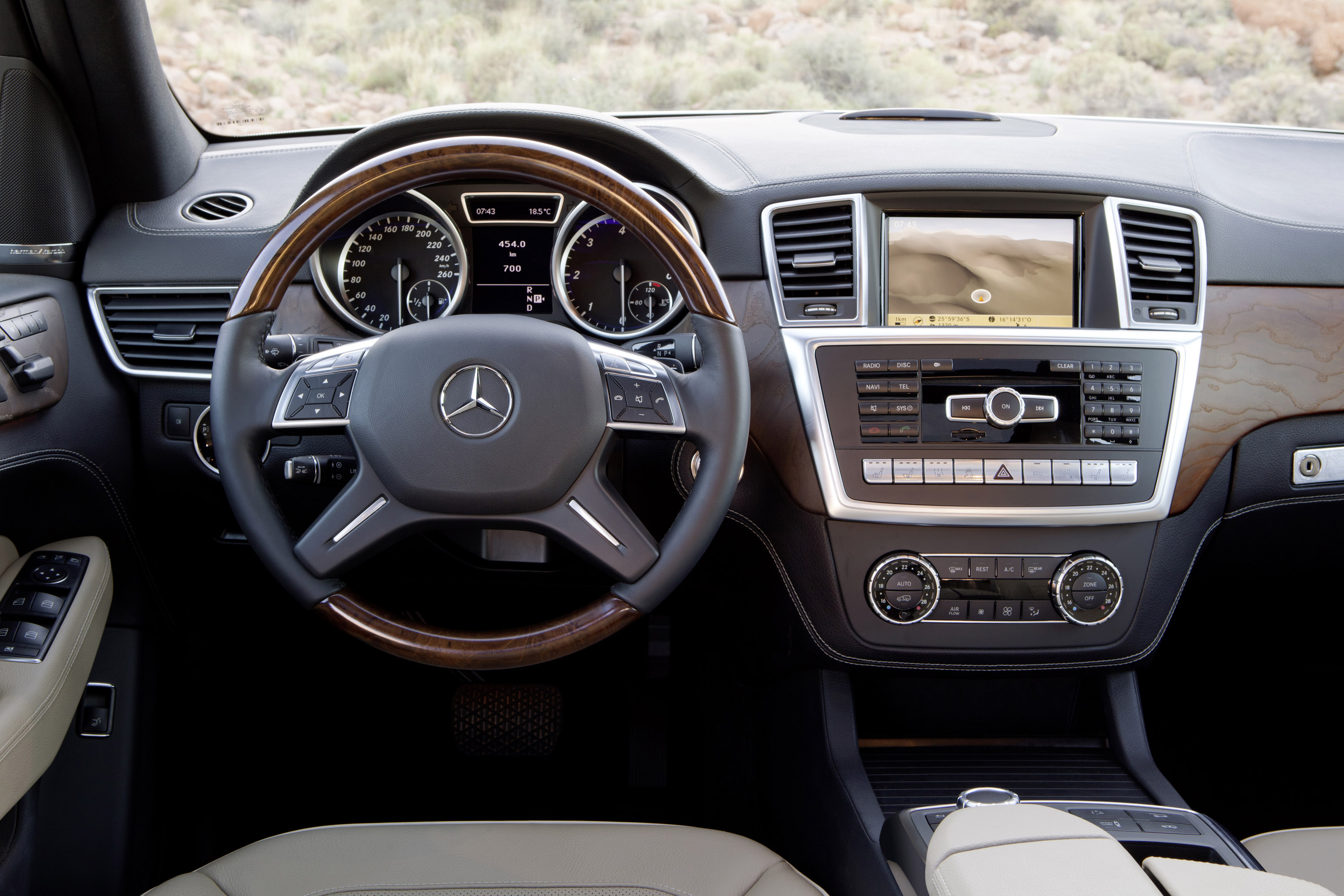 Mercedes-Benz M-Class photo #55