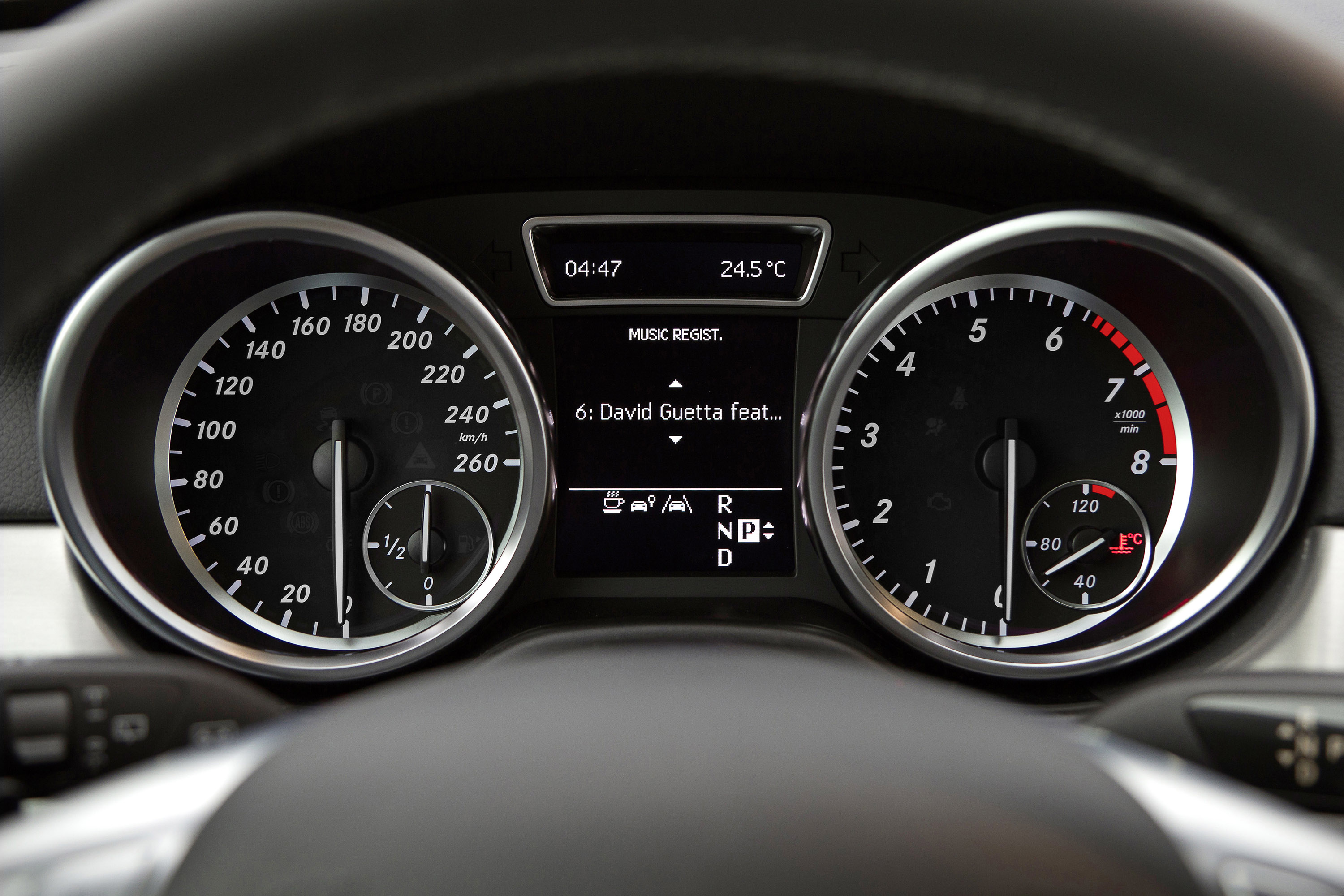 Mercedes-Benz M-Class photo #59
