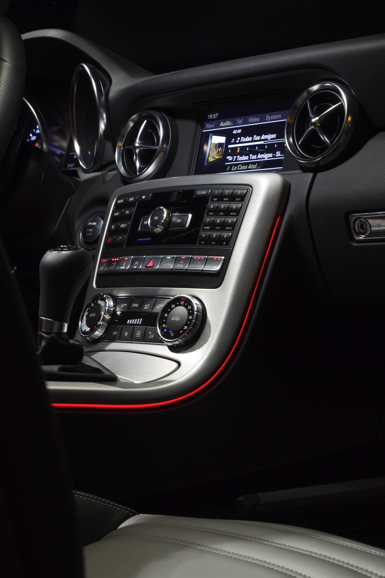 Mercedes-Benz SLK350 photo #56