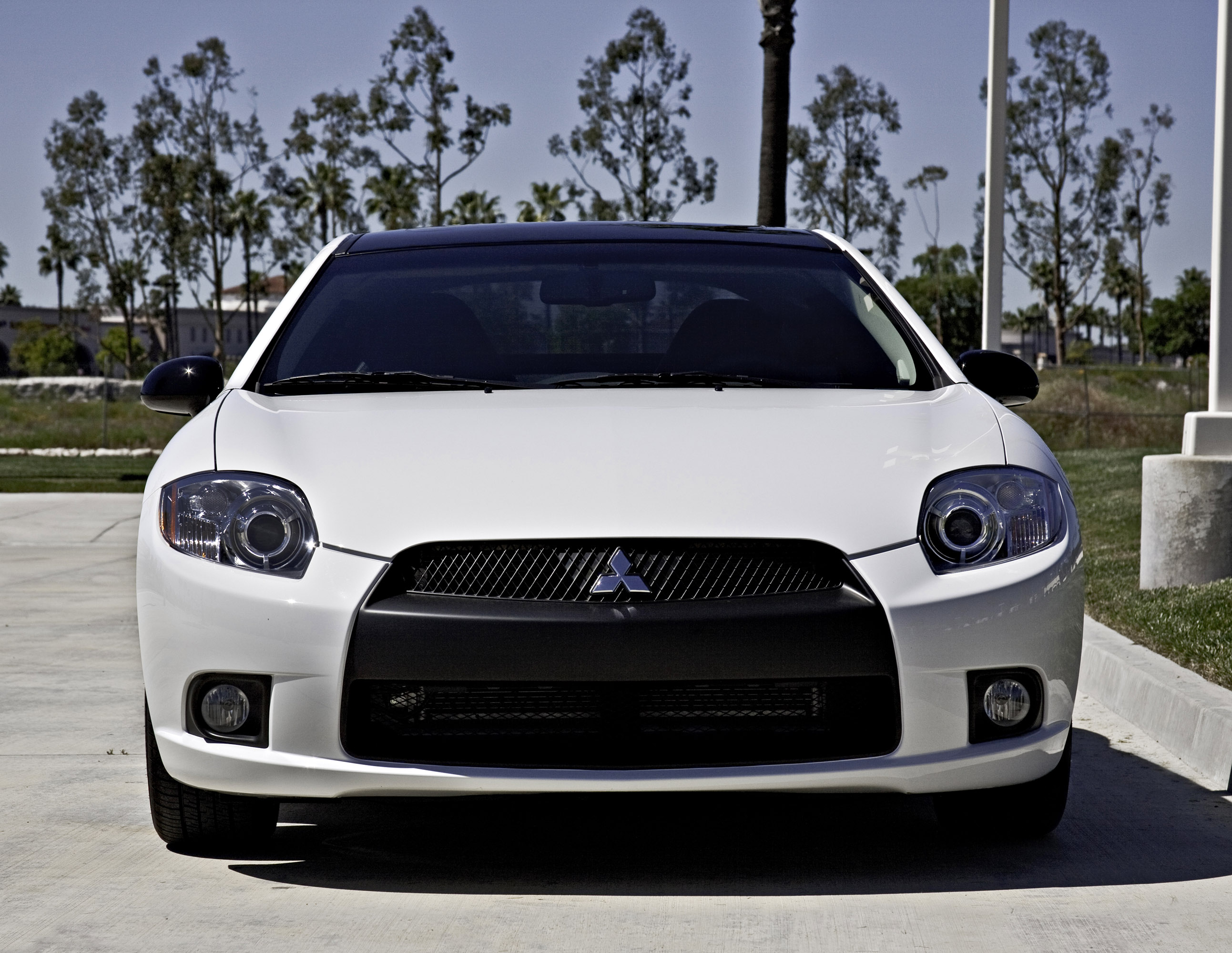 Mitsubishi Eclipse photo #2