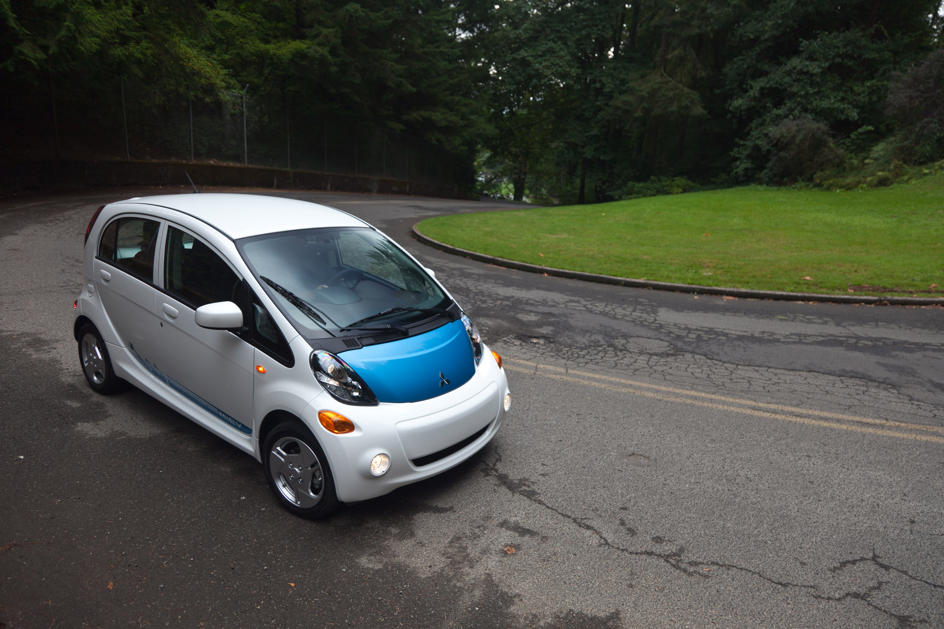 Mitsubishi i-MiEV photo #17