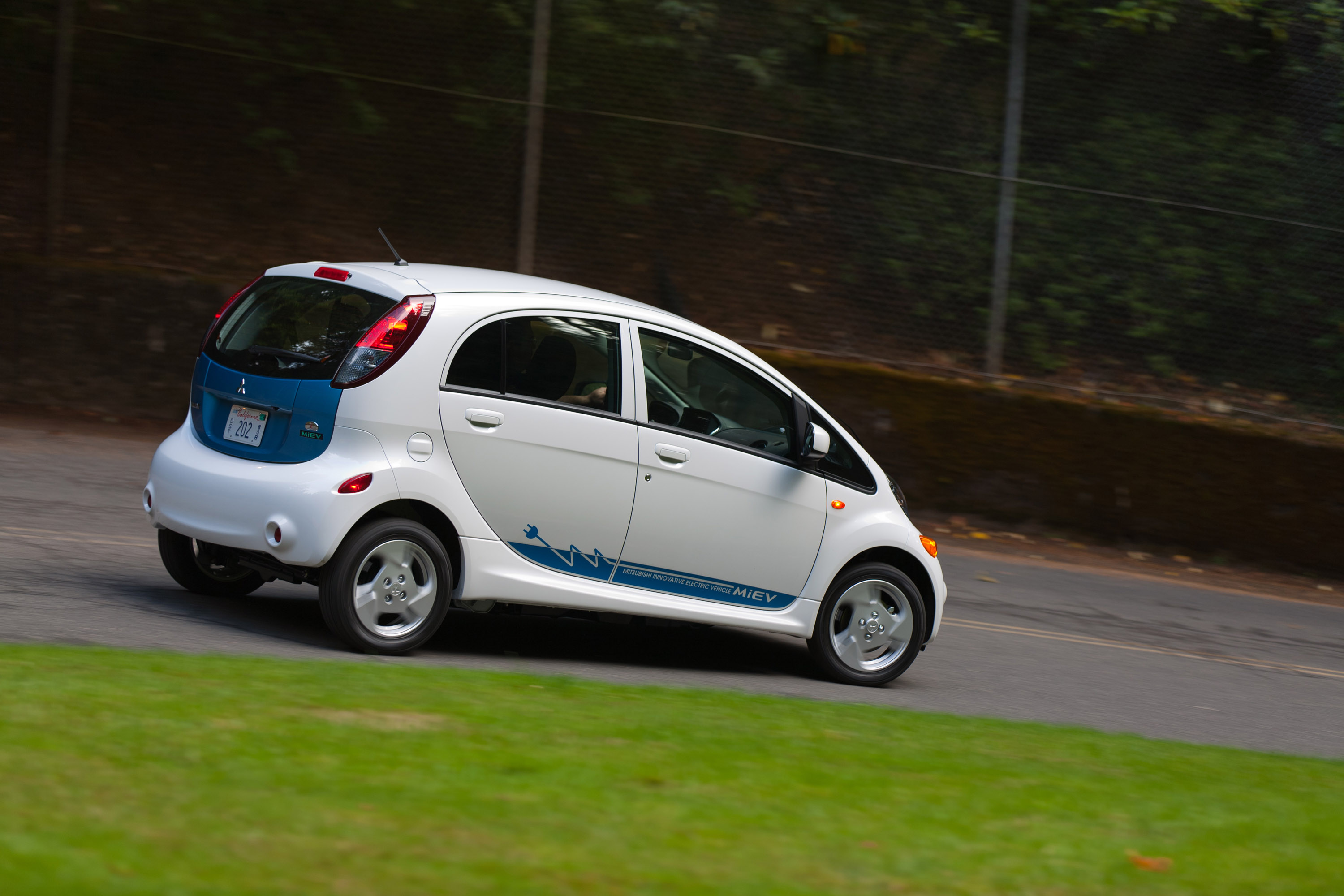 Mitsubishi i-MiEV photo #33