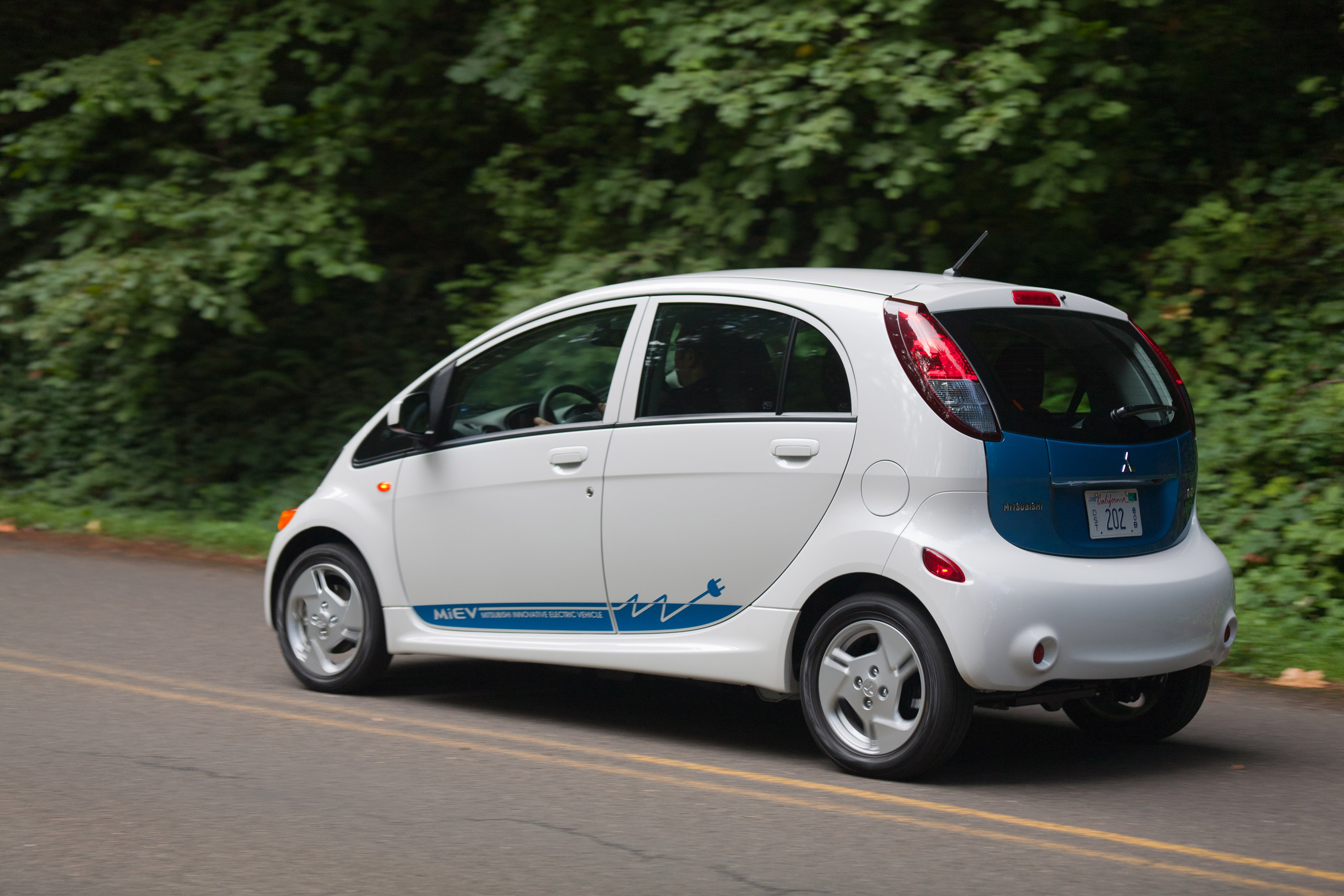 Mitsubishi i-MiEV photo #35