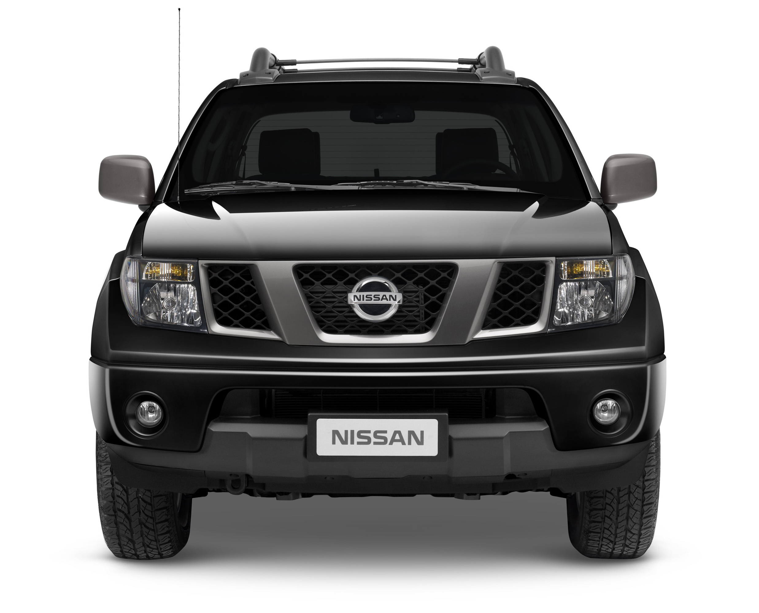 Nissan Frontier Crew Cab photo #2