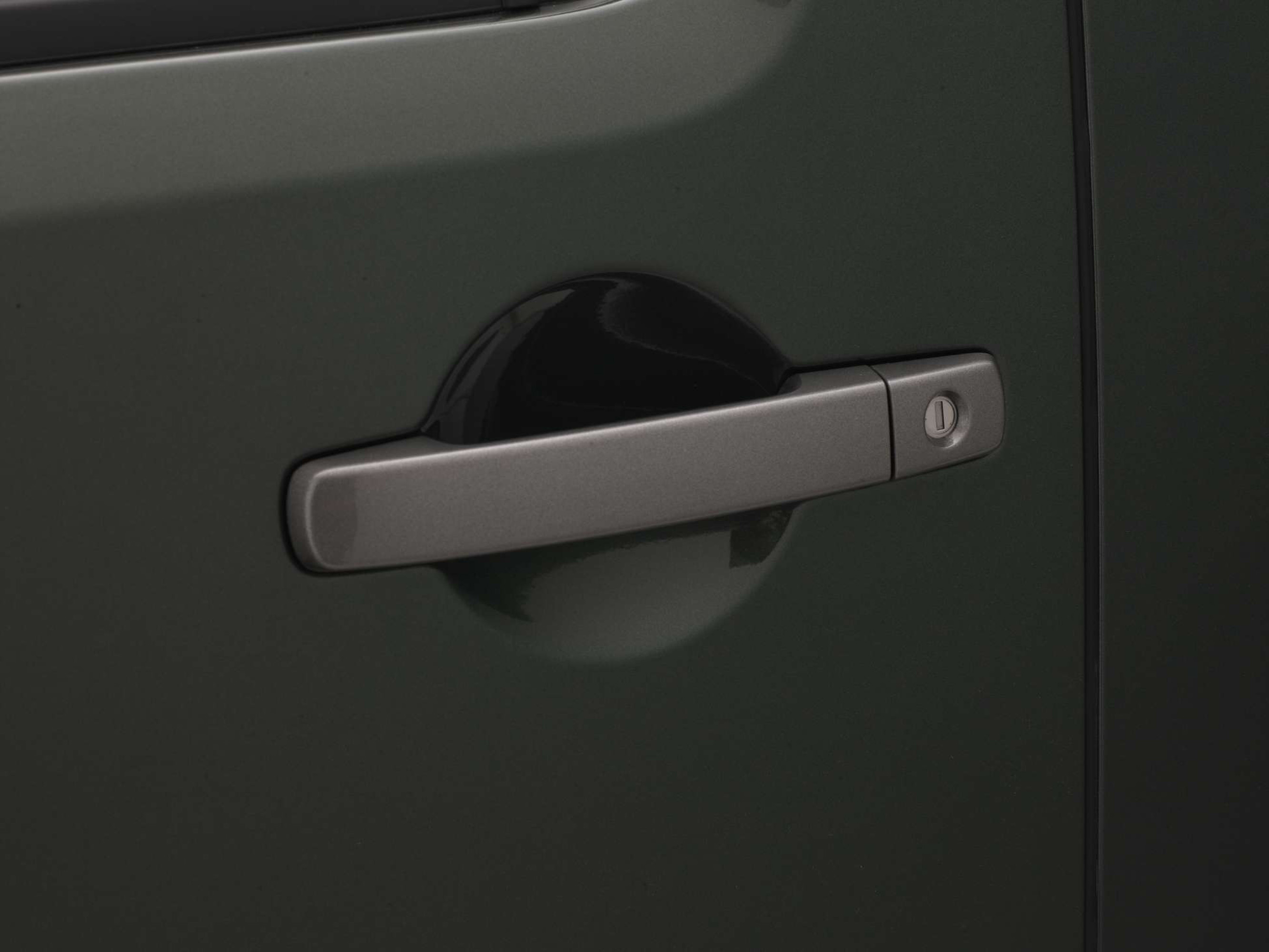 Nissan Frontier Crew Cab photo #38