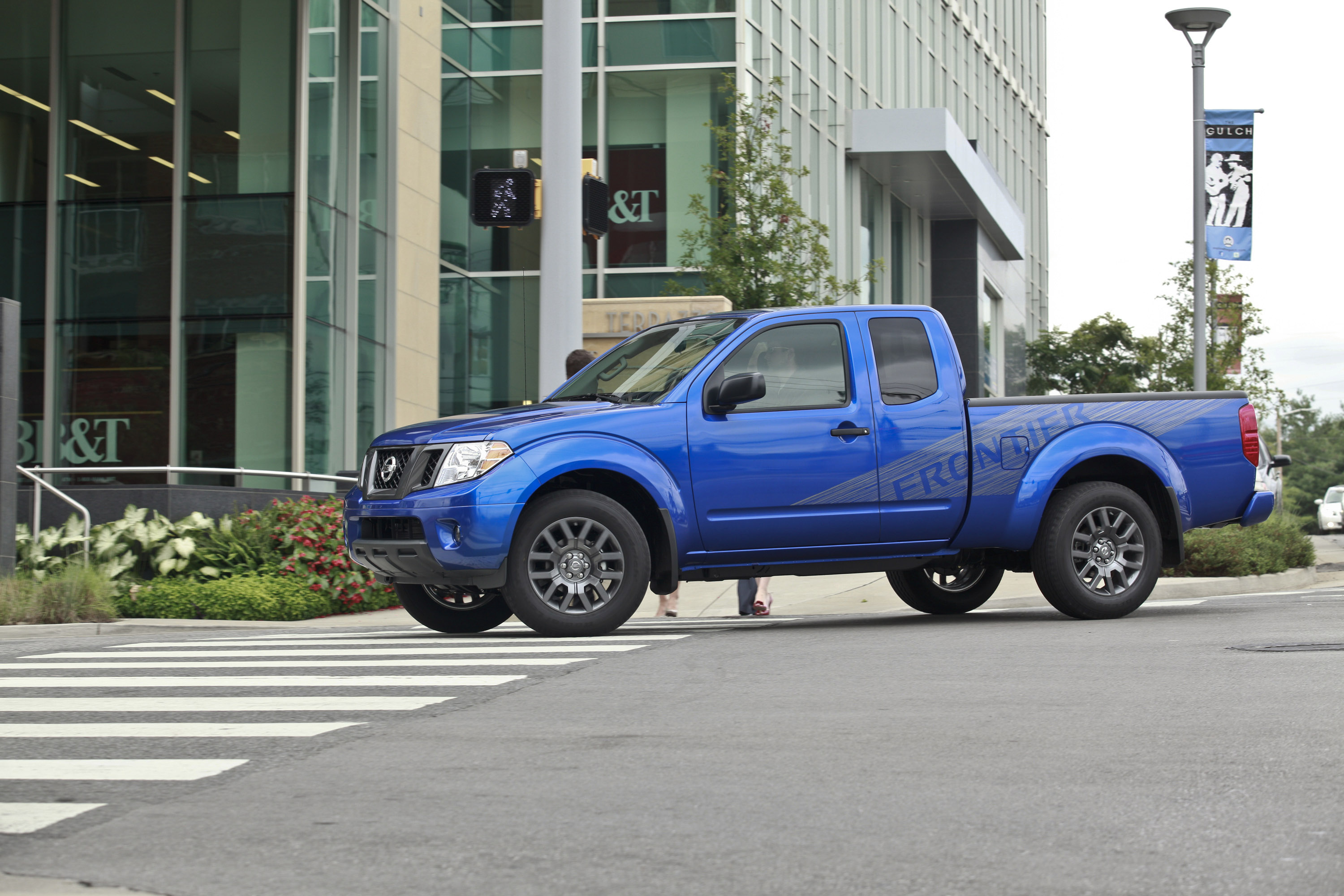 Nissan Frontier King Cab photo #2