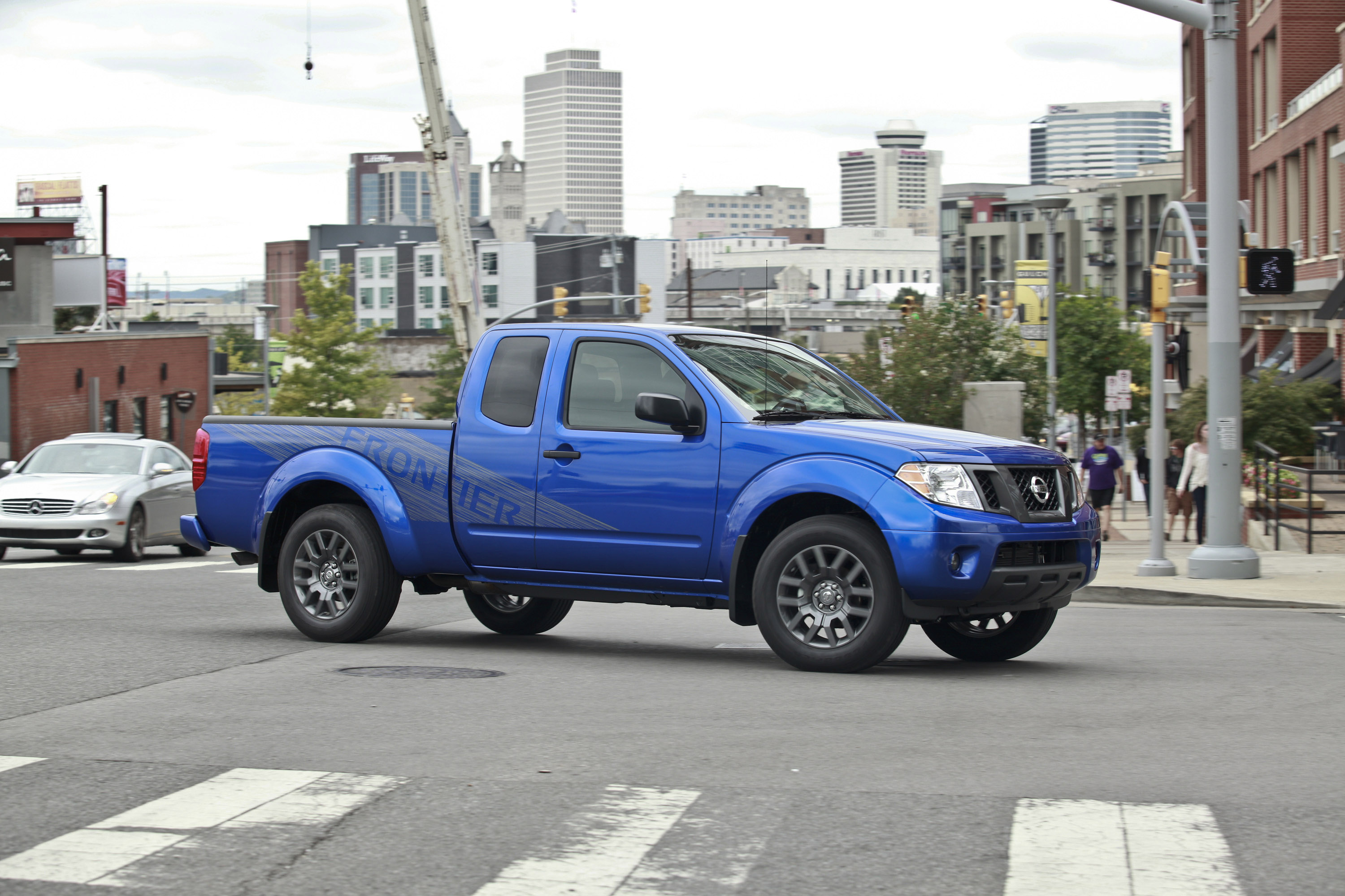 Nissan Frontier King Cab photo #4