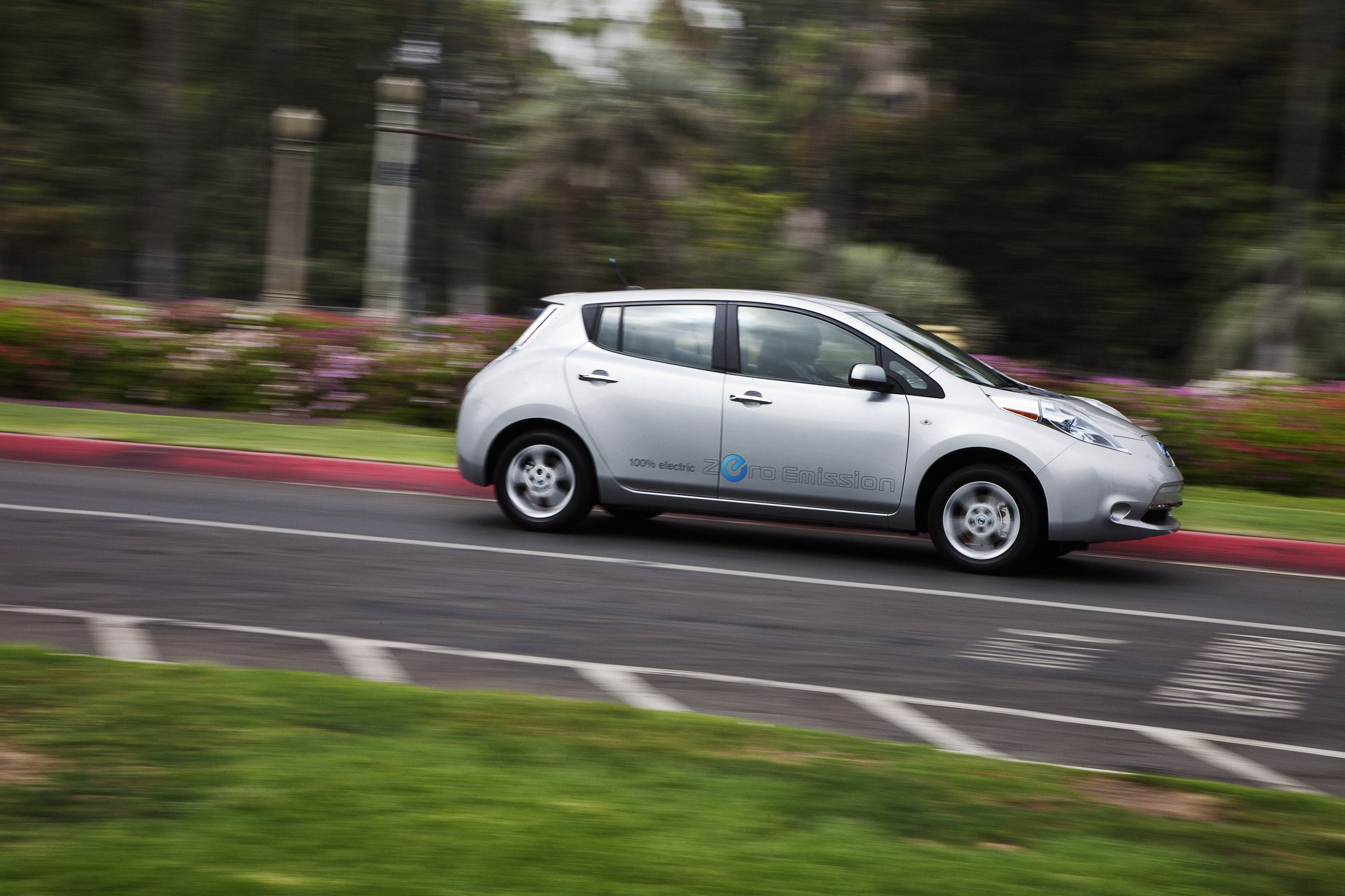Nissan LEAF photo #18
