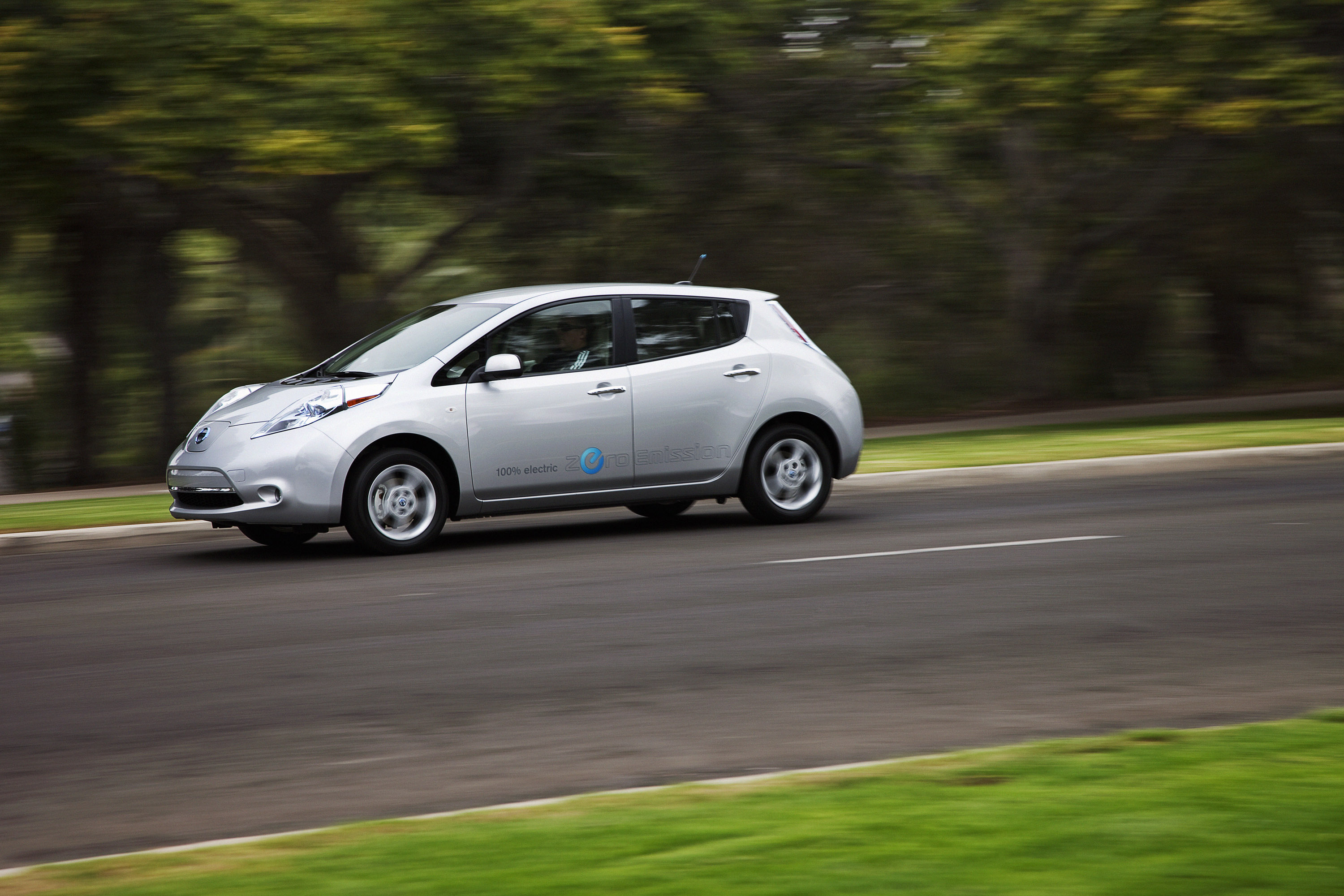 Nissan LEAF photo #21