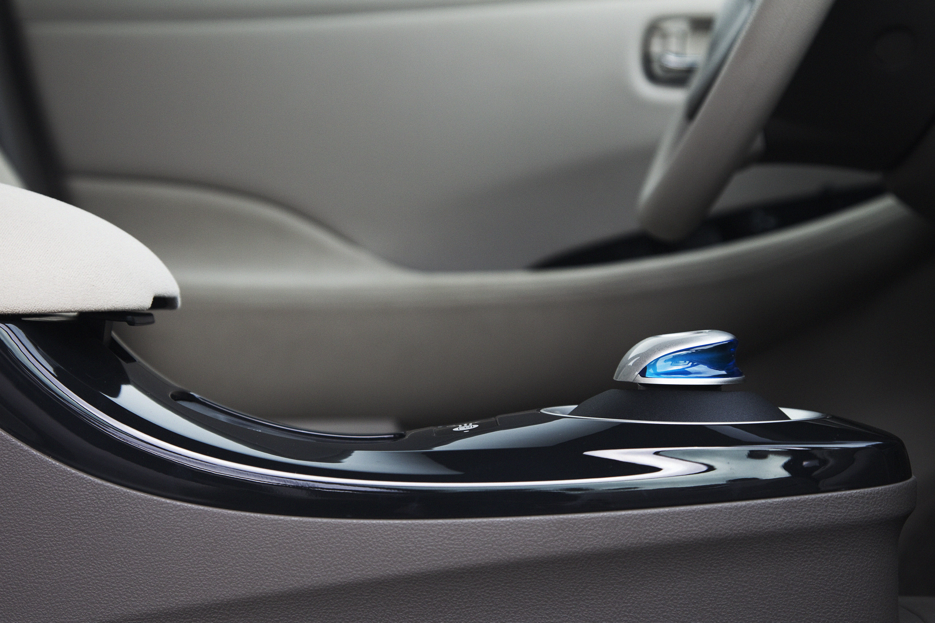 Nissan LEAF photo #27